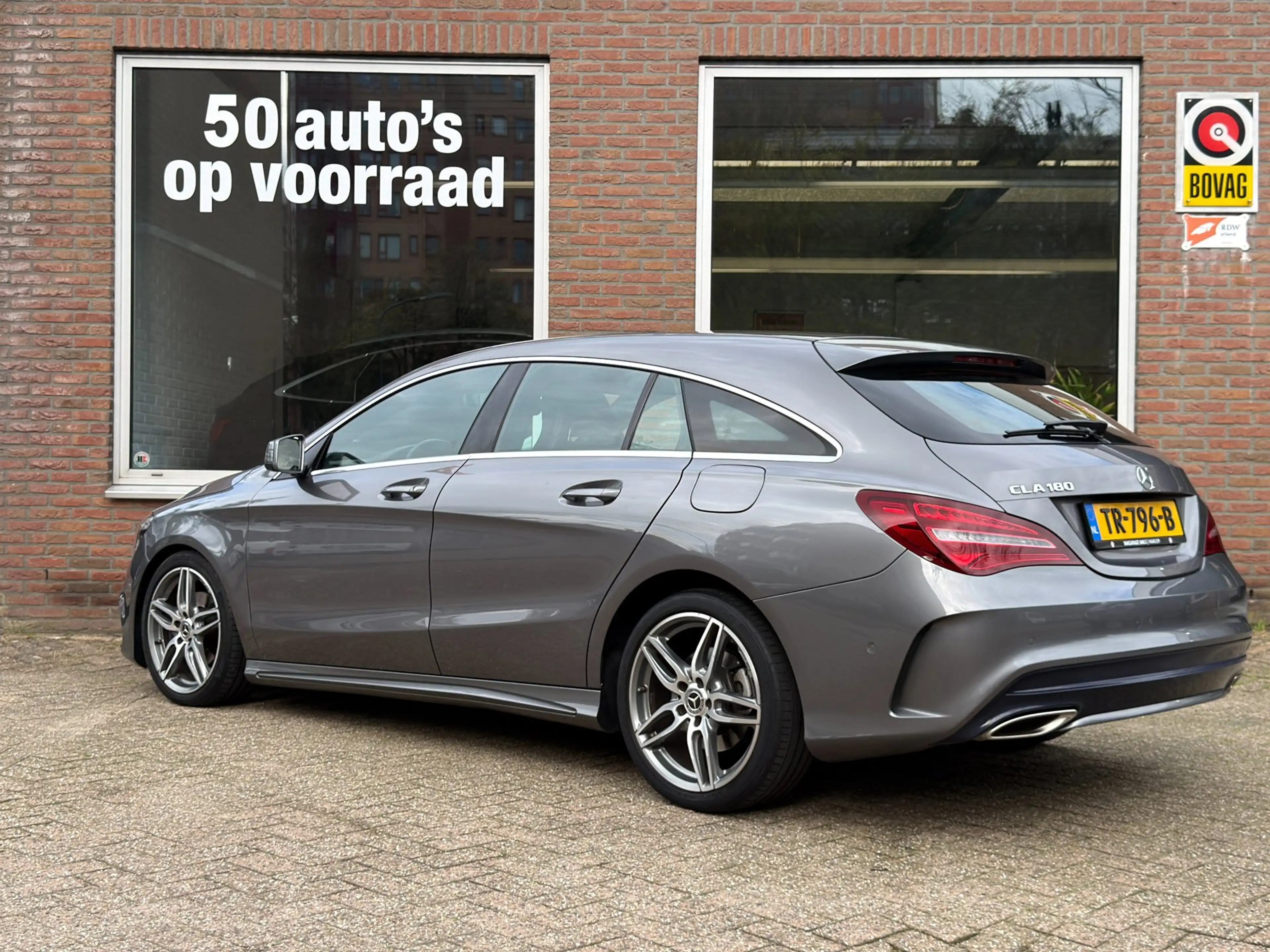 Mercedes-Benz CLA 180 Shooting Brake Business Solution AMG | Panorama | — photo 5