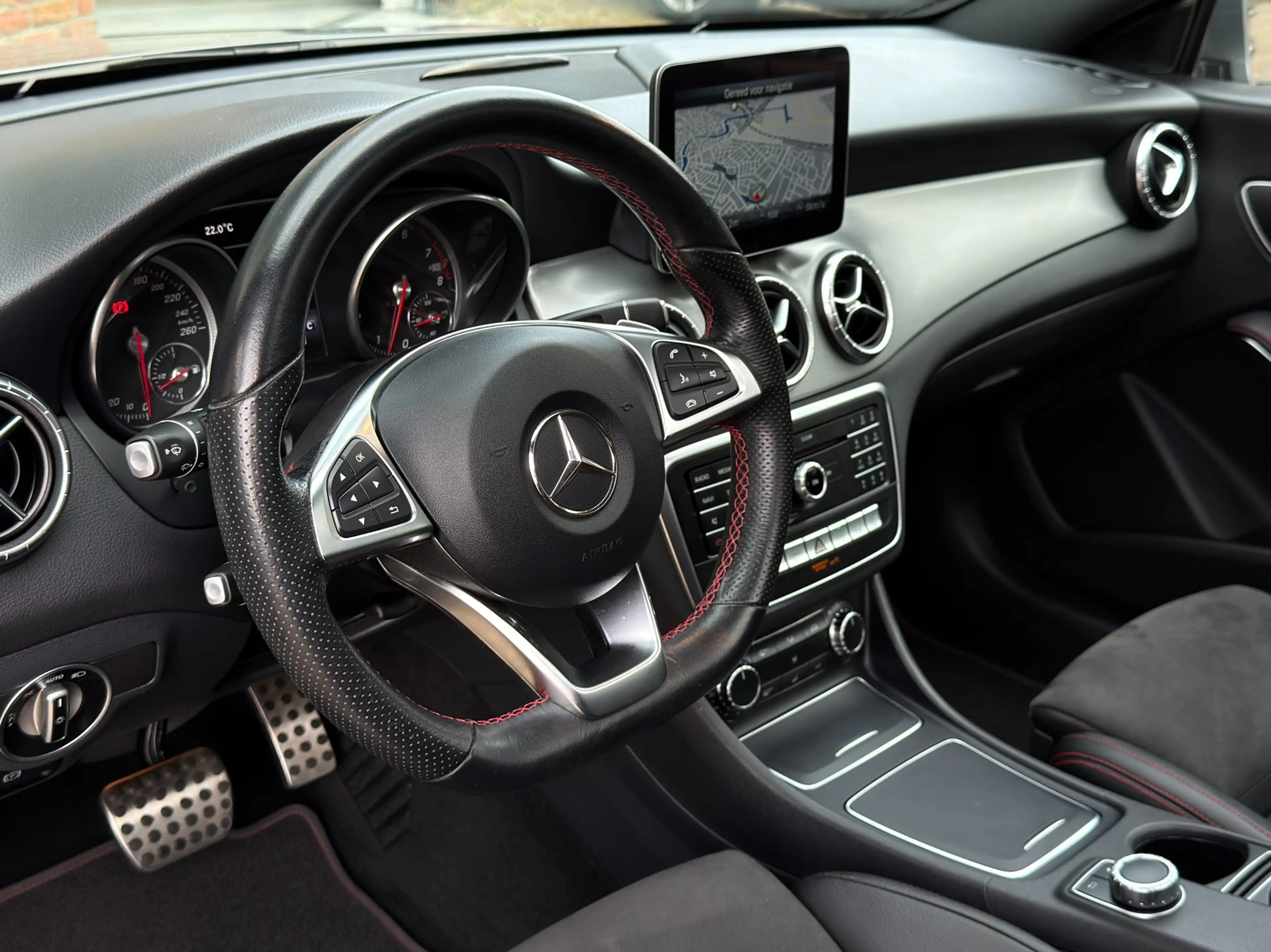 Mercedes-Benz CLA 180 Shooting Brake Business Solution AMG | Panorama | — photo 6