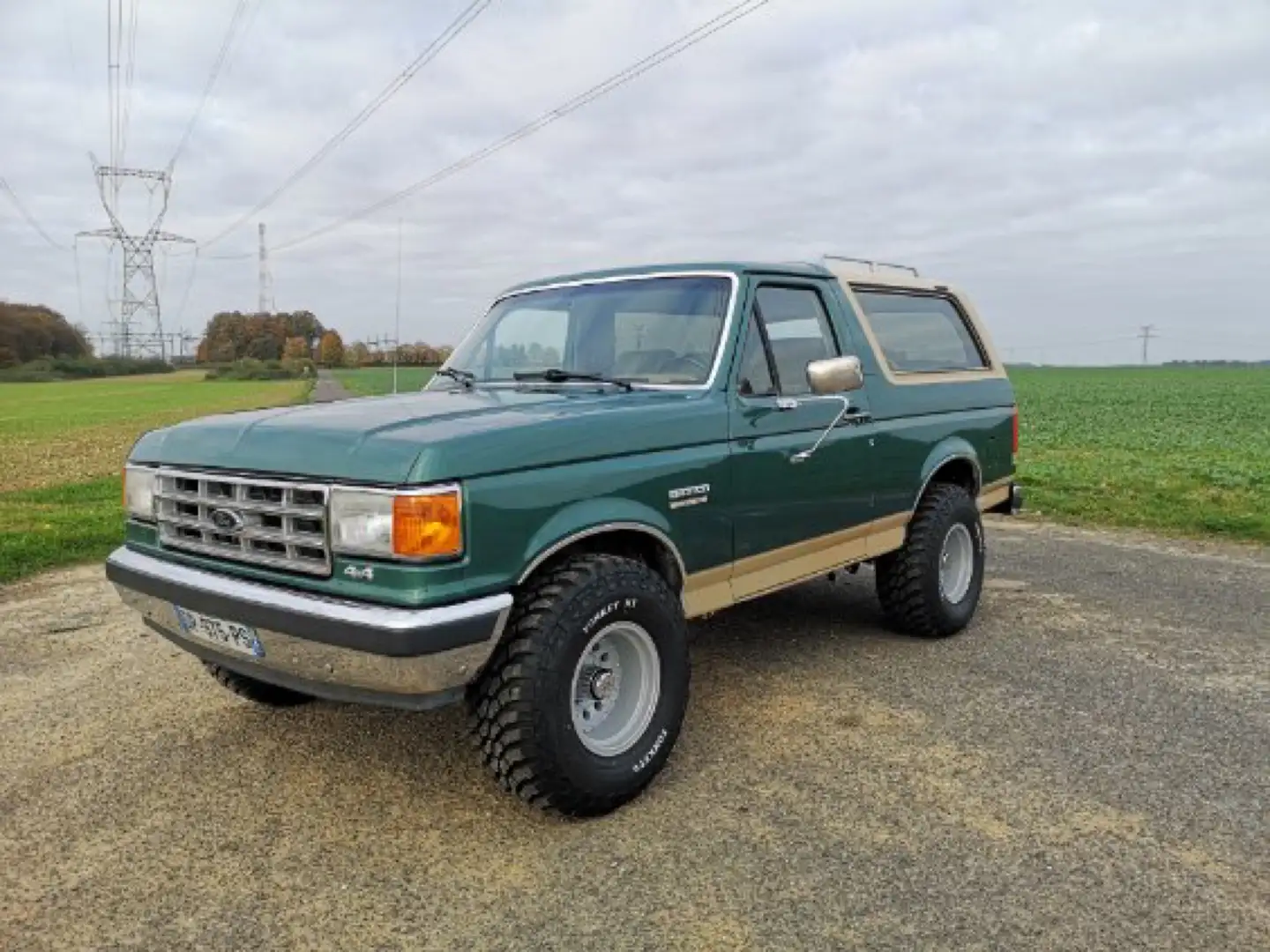 Ford Bronco Verde - 1