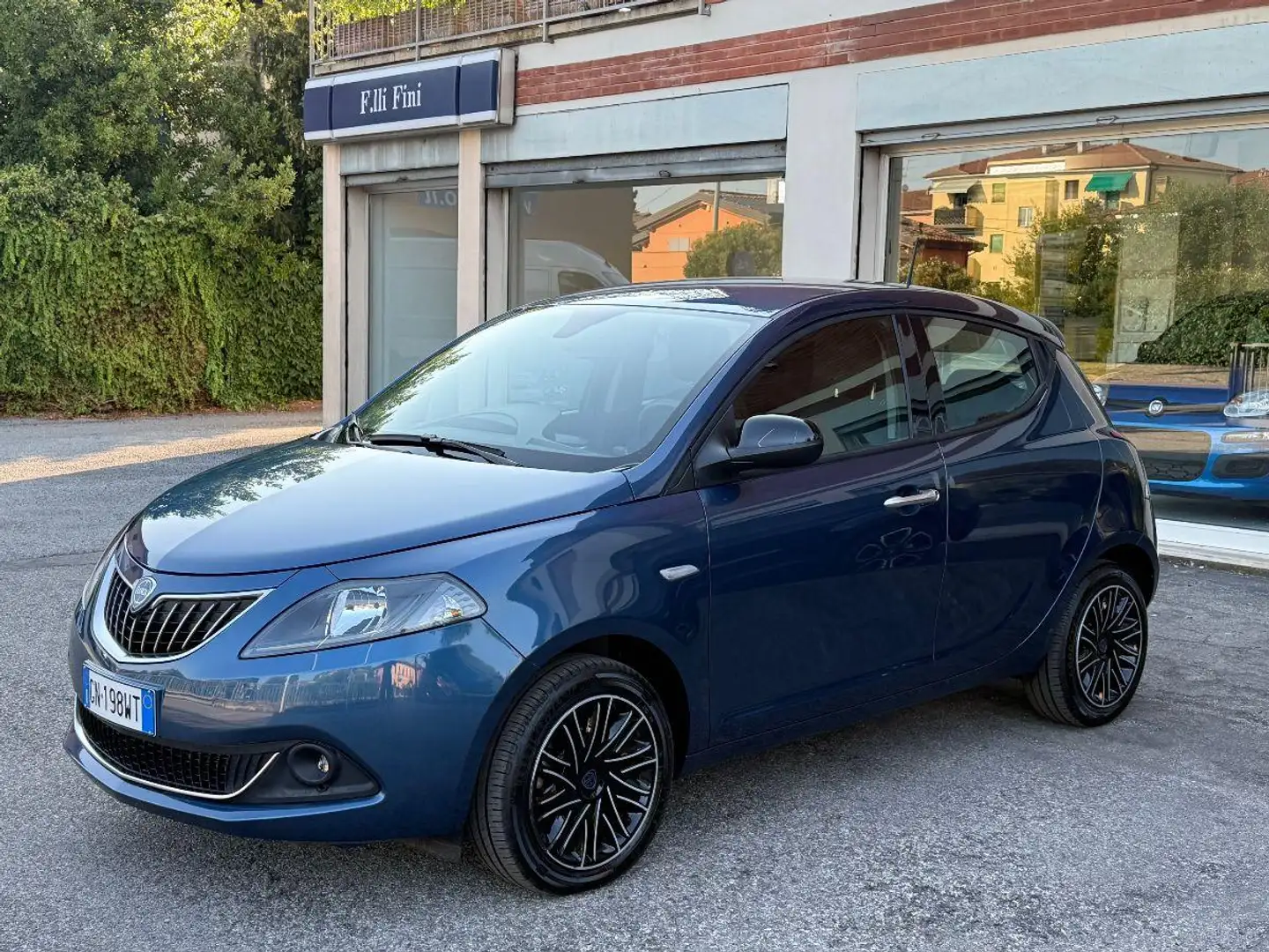 Lancia Ypsilon 1.0 FireFly 5p.S&S Hybryd Gold Bleu - 1