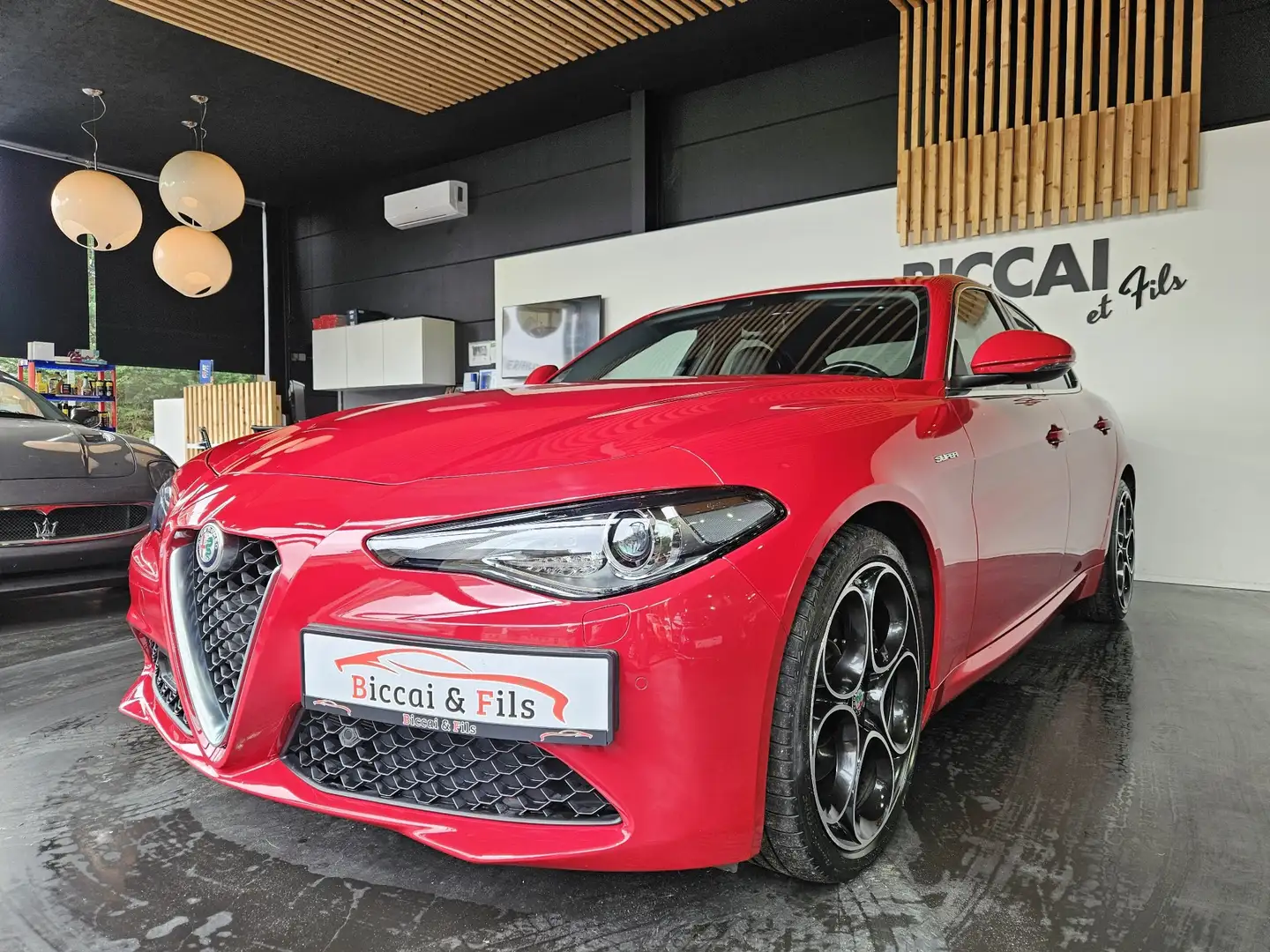 Alfa Romeo Giulia 2.2 MJD Super ATX Rouge - 1