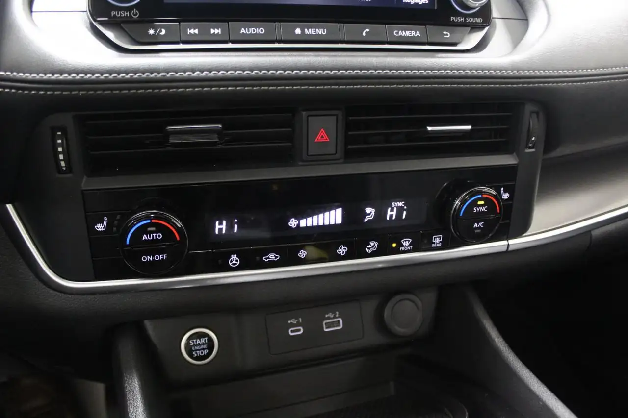 Nissan Rogue снимка Nissan Rogue