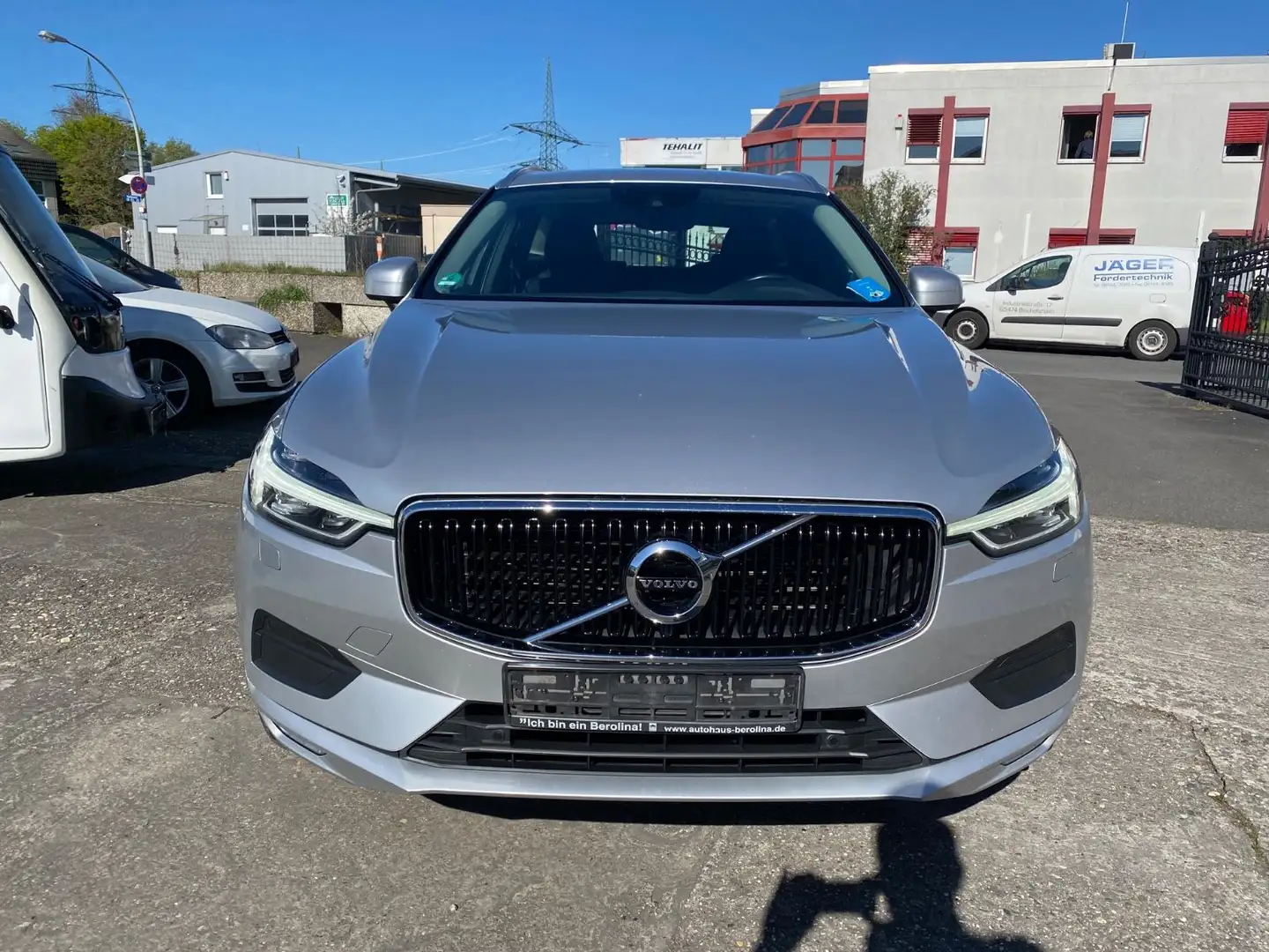 Volvo XC60 Momentum 2WD Zilver - 2