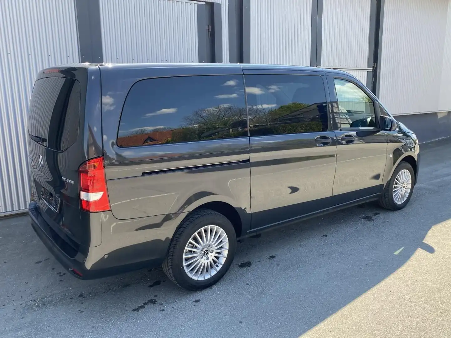 Mercedes-Benz Vito Tourer SELECT 116 CDI lang Navi Klima Grau - 2