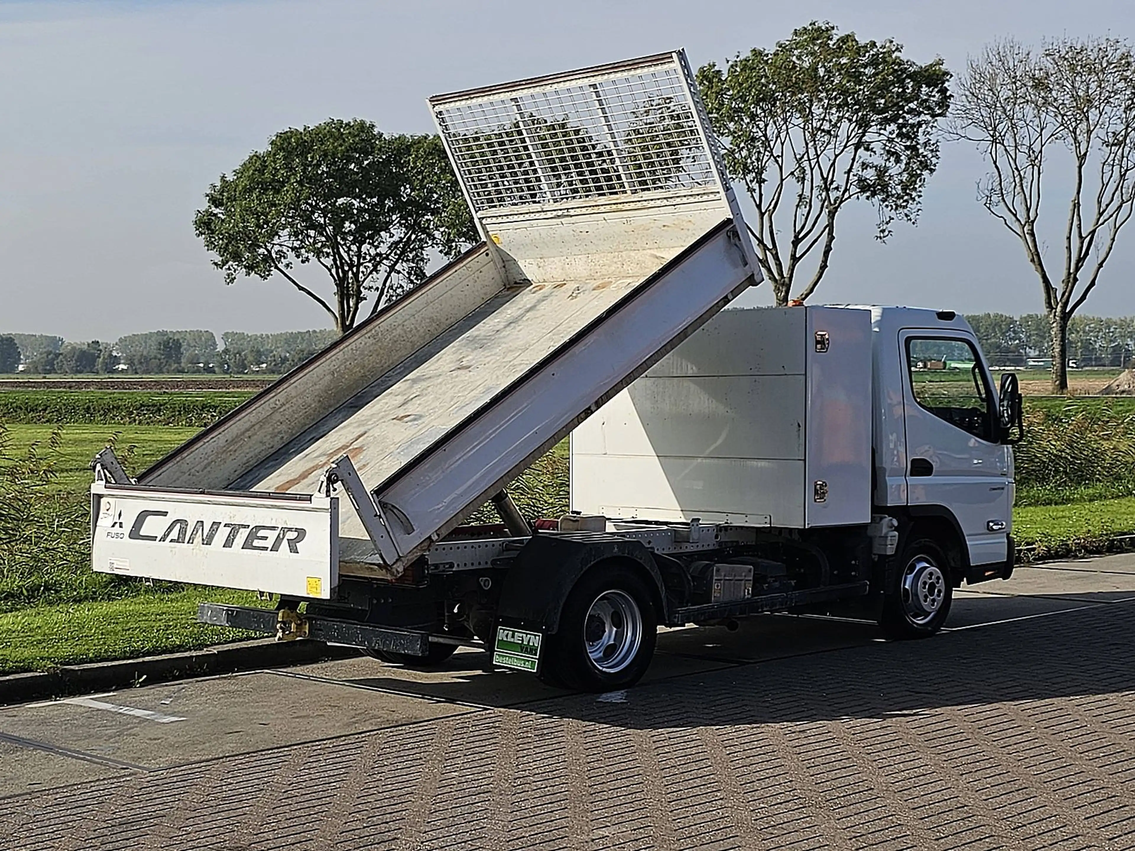 Mitsubishi Canter FUSO 3 C 15 34 KIPPER — photo 3