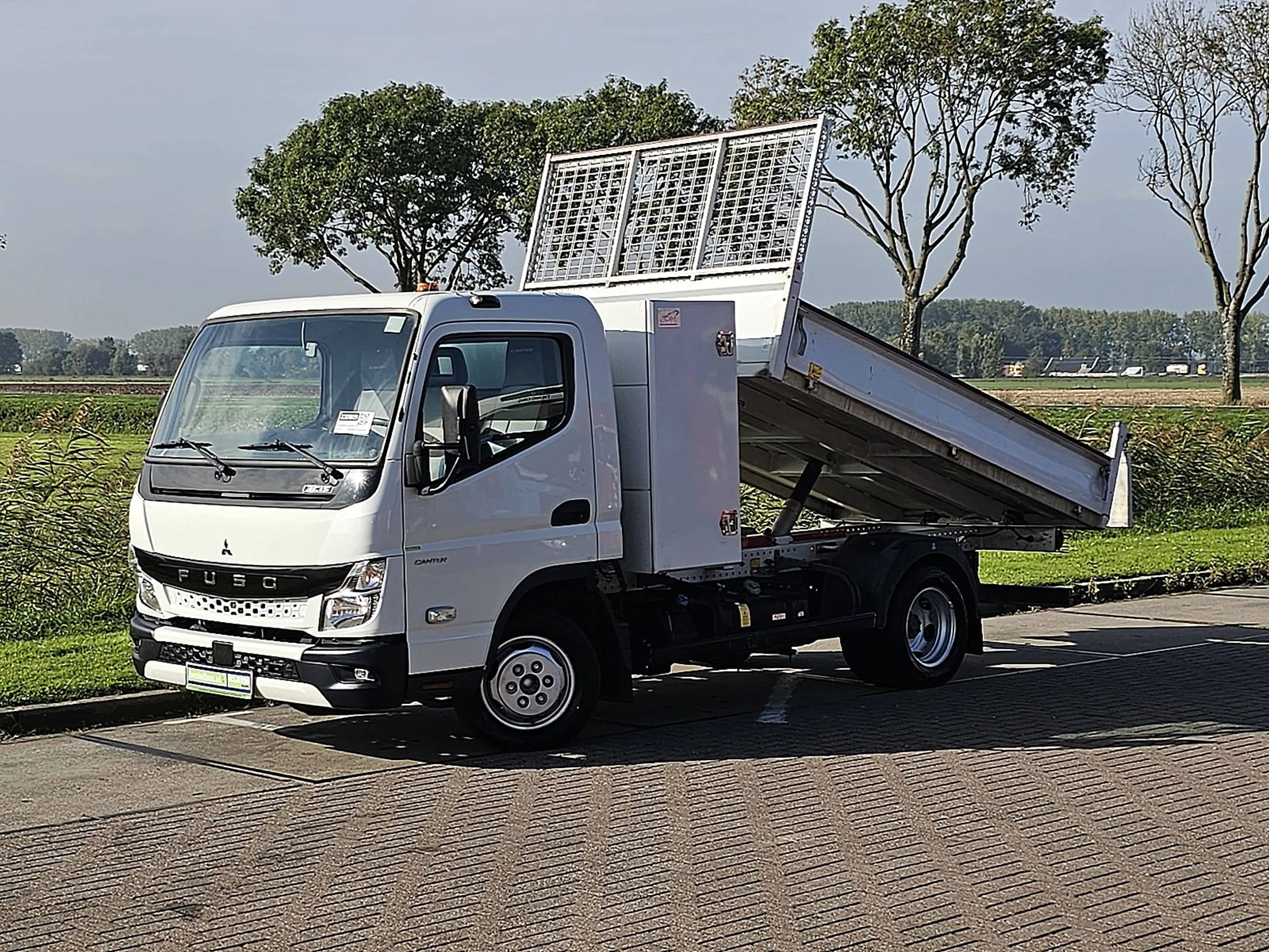 Mitsubishi Canter FUSO 3 C 15 34 KIPPER — photo 2