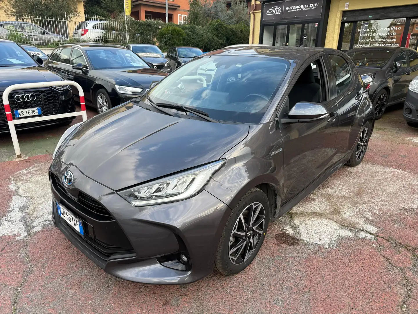 Toyota Yaris 1.5 Lounge HYBRID *AUTOMATICA* Grijs - 1