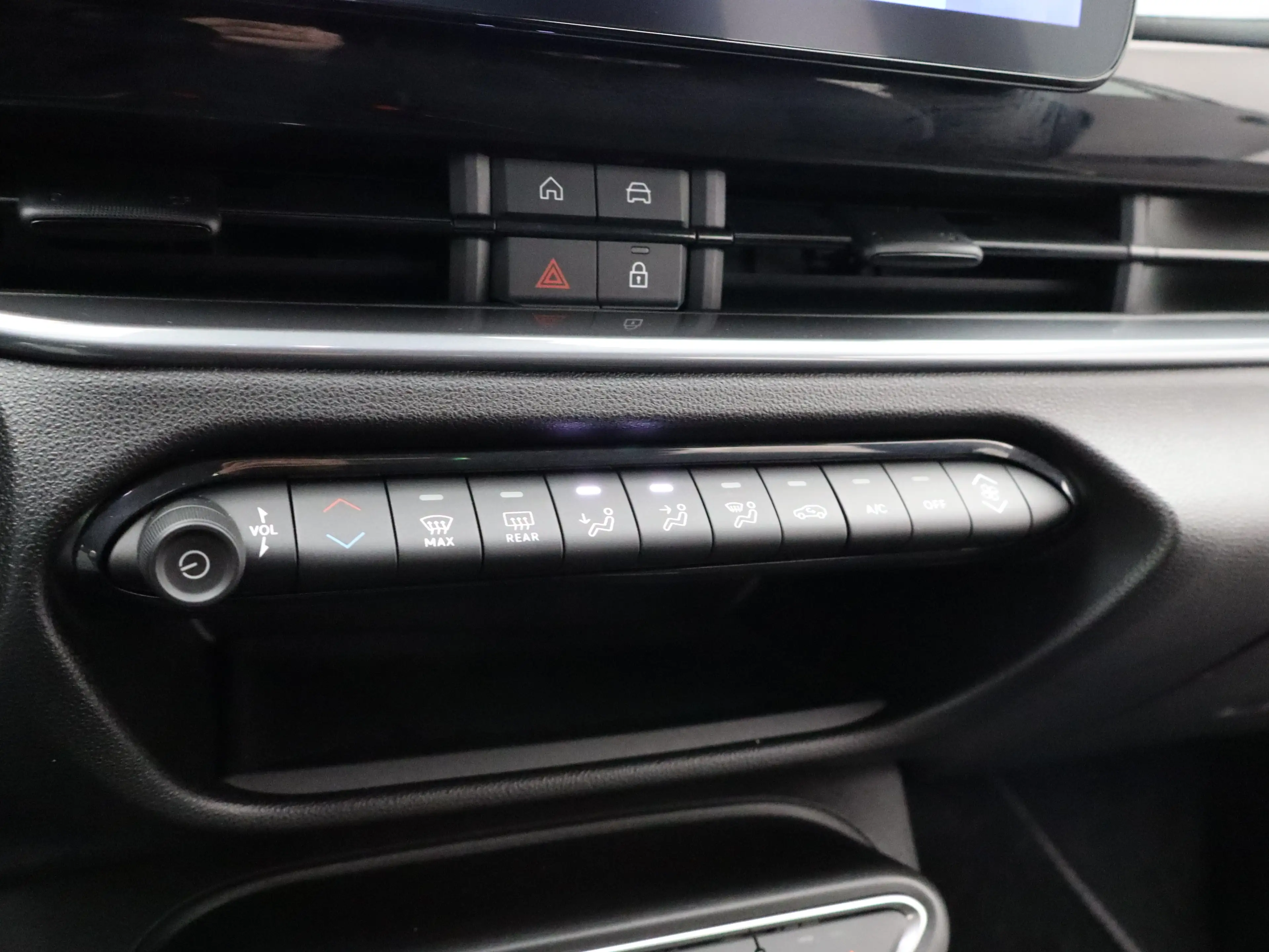 Fiat 600 1.2 Hybrid Urban Limited Black Edition Cruise Cont — photo 22