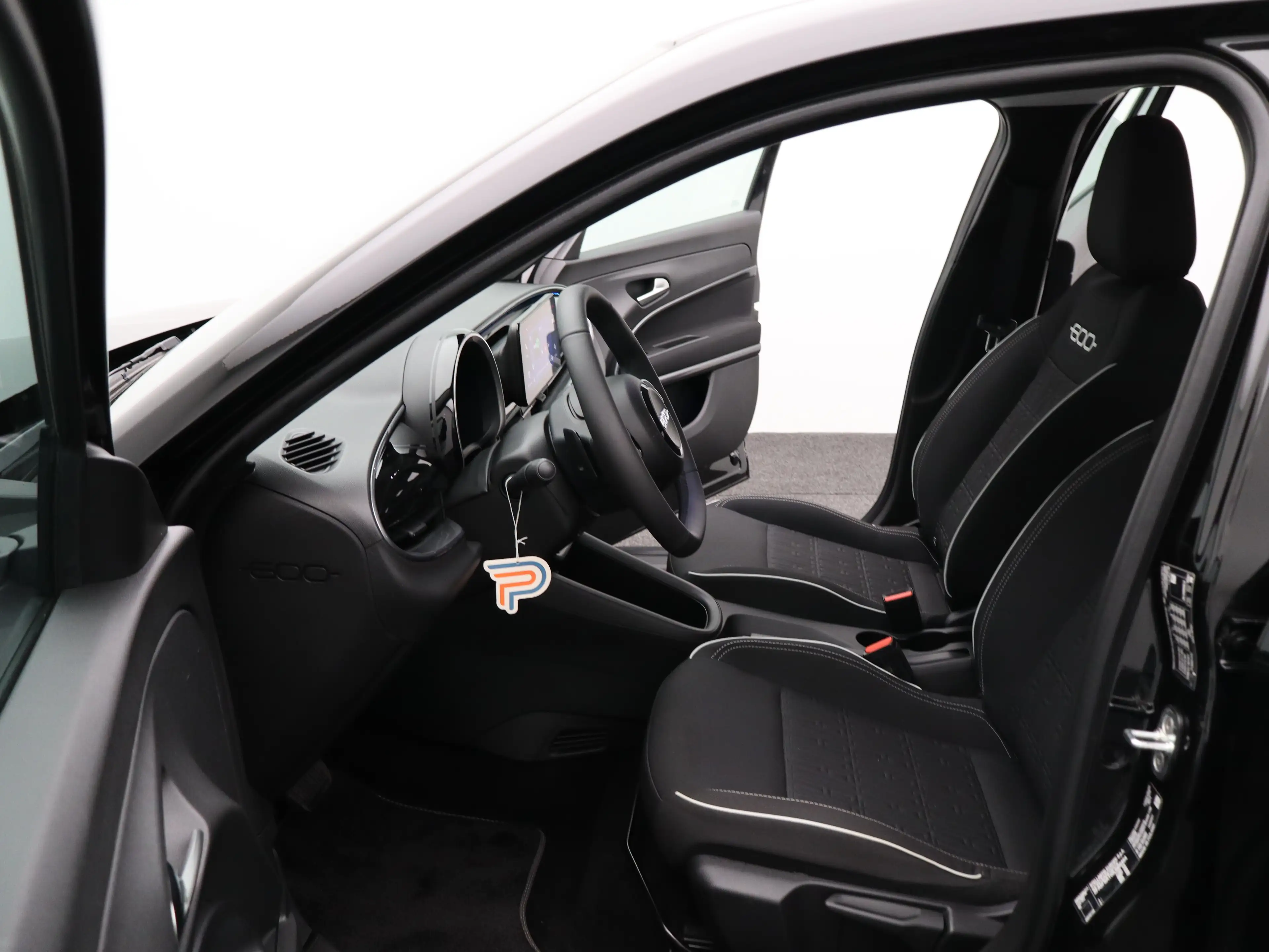 Fiat 600 1.2 Hybrid Urban Limited Black Edition Cruise Cont — photo 11