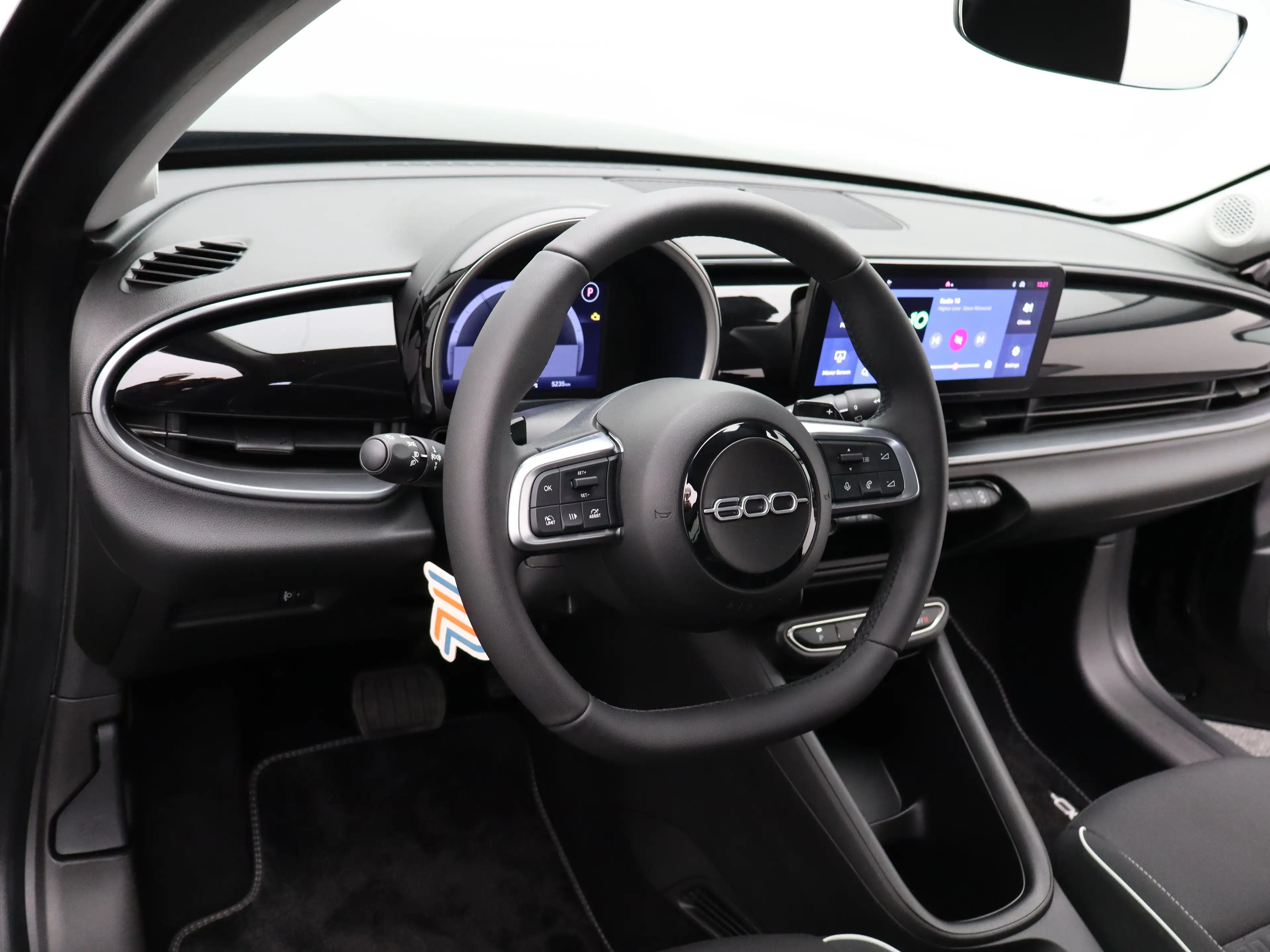 Fiat 600 1.2 Hybrid Urban Limited Black Edition Cruise Cont — photo 27