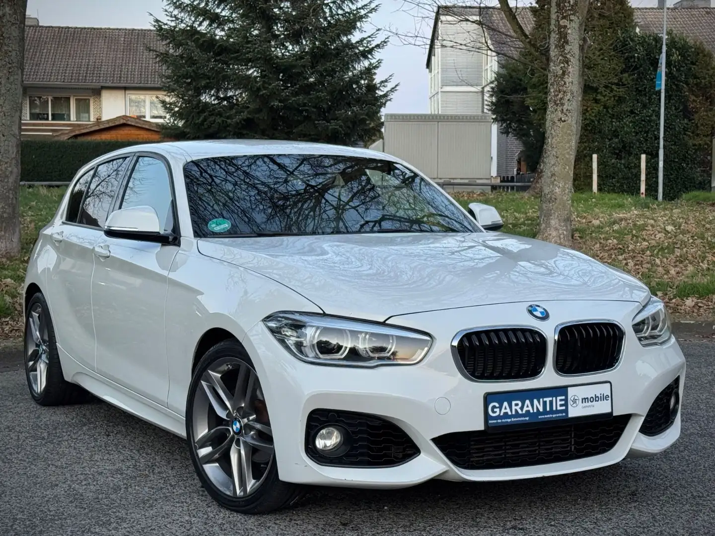 BMW M2 116 i Limo. M-Paket *LED*H&K*Tempo*Sport Weiß - 2