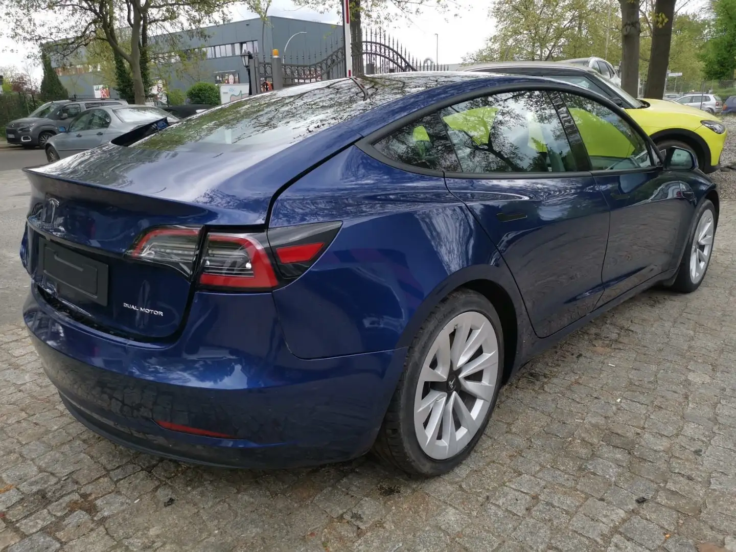 Tesla Model 3 366kW AWD 4x4 Dualmotor Long Range 82kWh Blau - 2