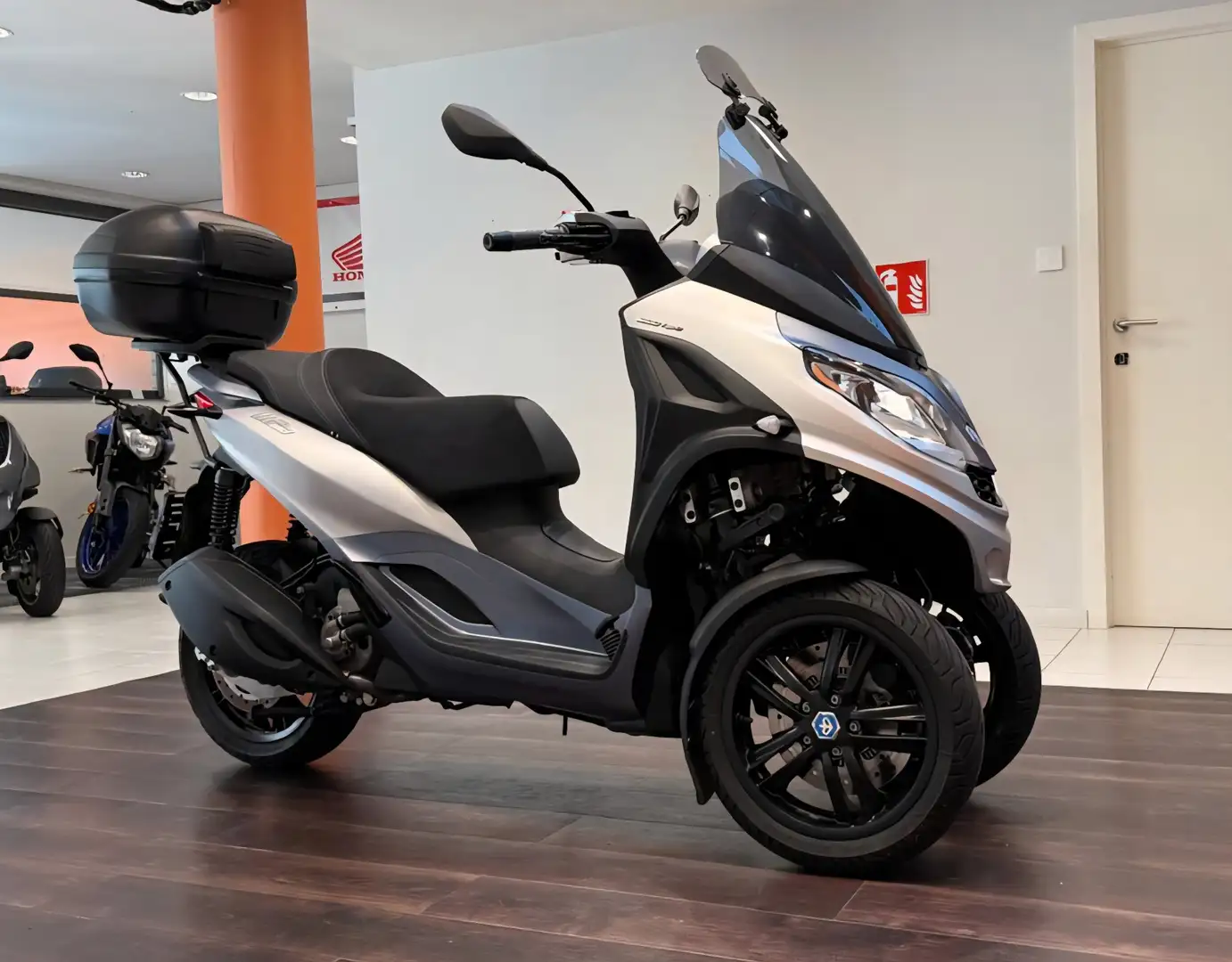 Piaggio MP3 300 - 2