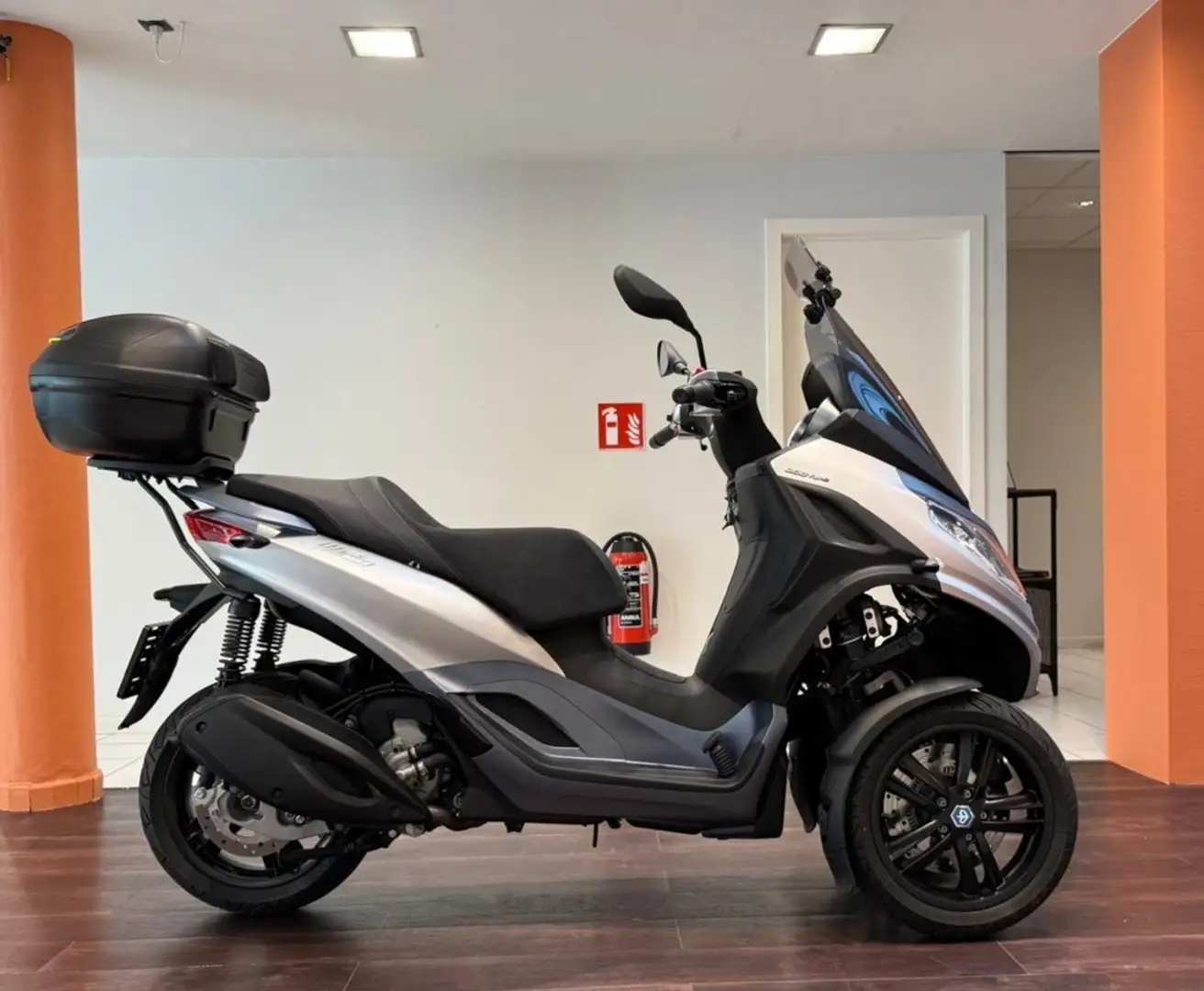 Piaggio MP3 300 - 1