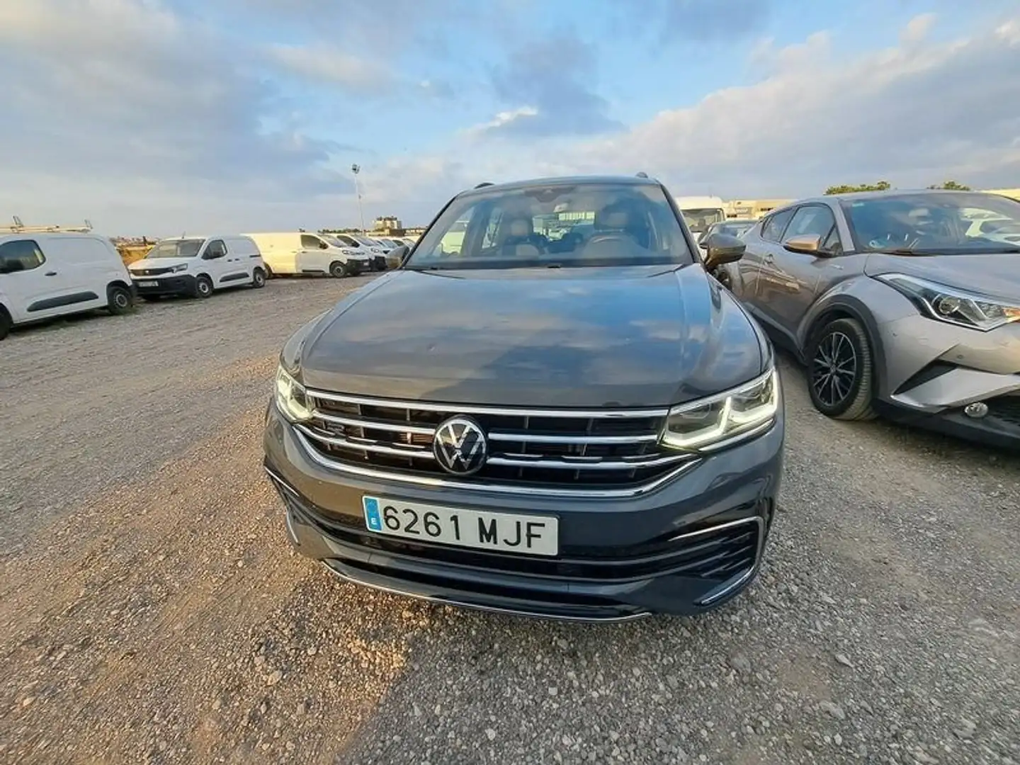 Volkswagen Tiguan 2.0TDI R-Line DSG 110kW Gris - 2