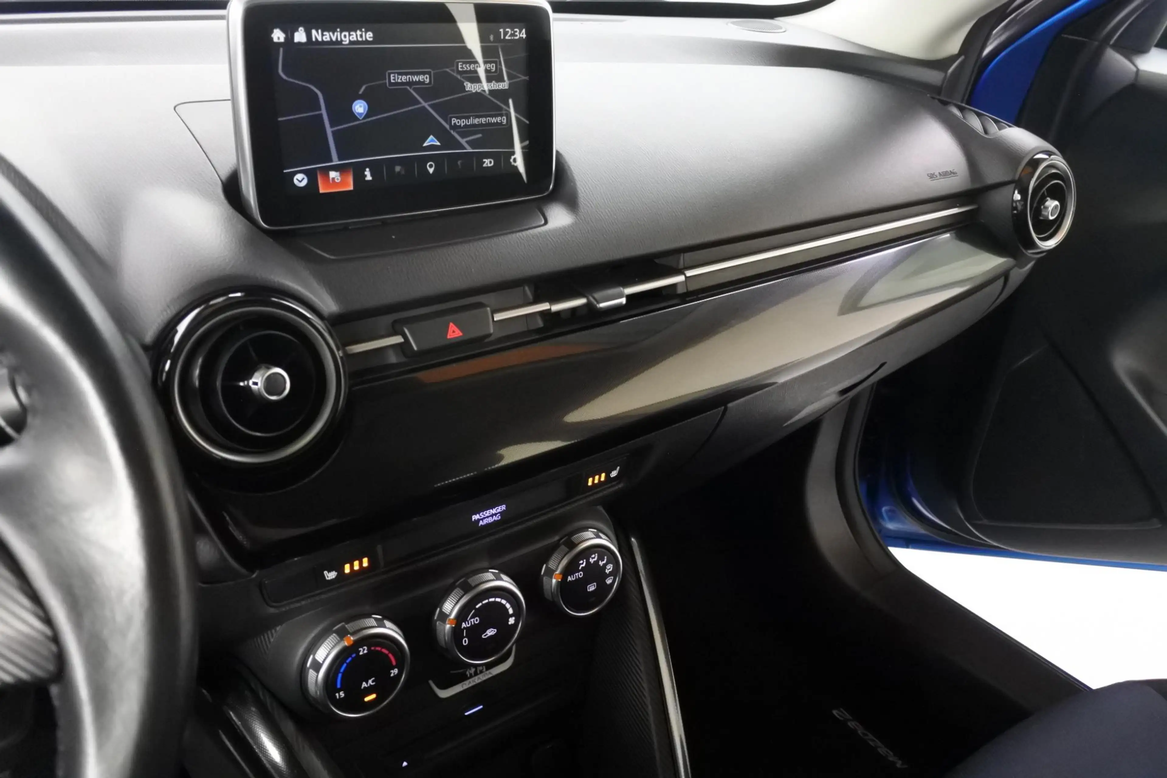 Mazda 2 1.5 90pk Nakama LED — photo 21
