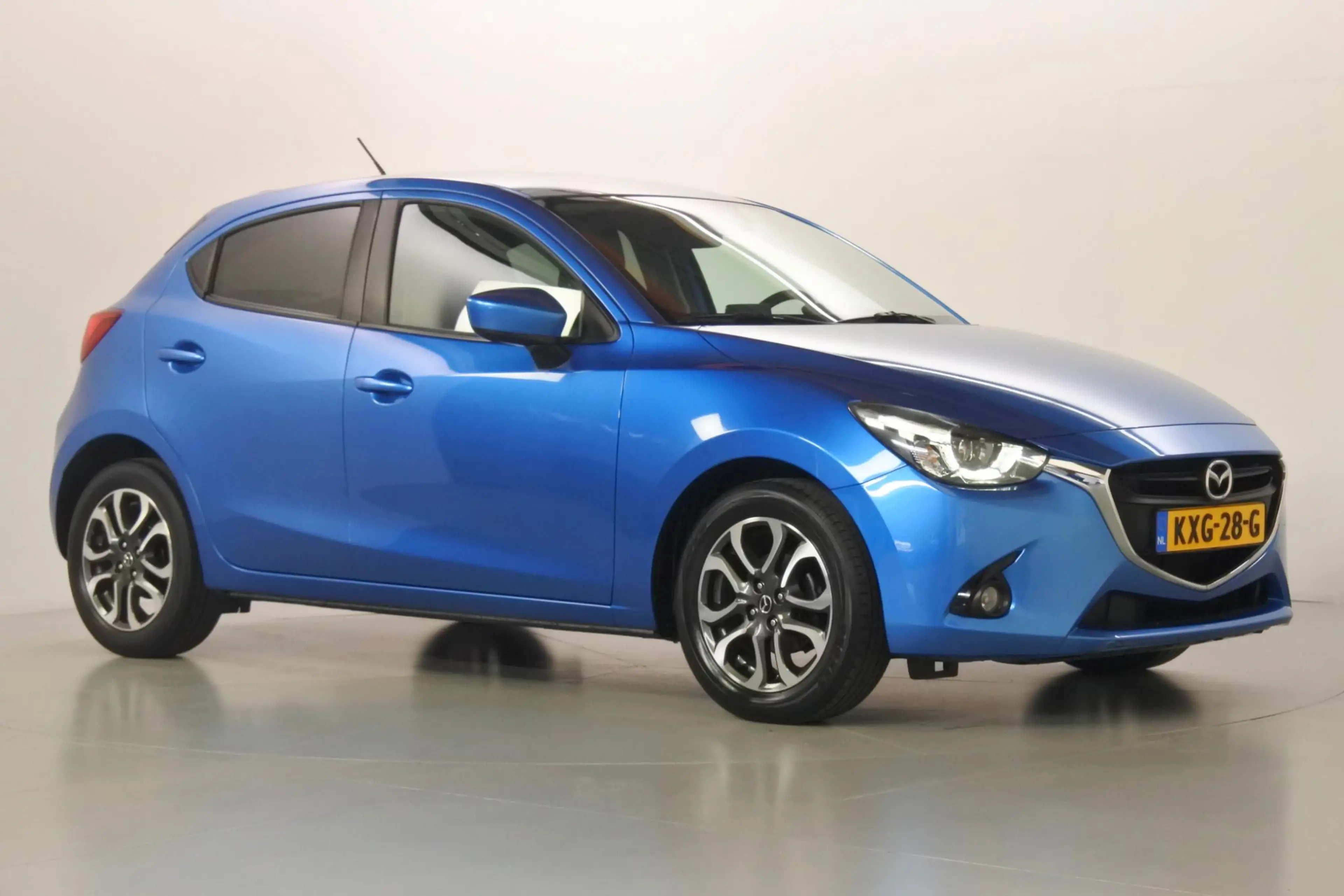 Mazda 2 1.5 90pk Nakama LED — photo 42