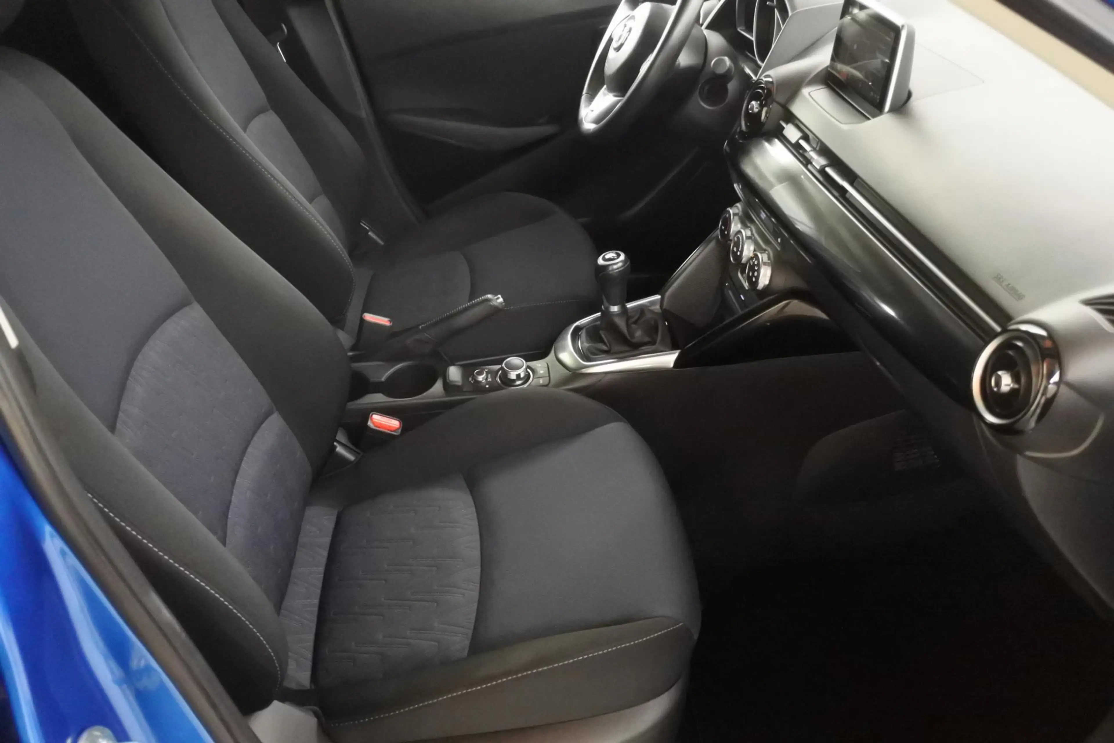 Mazda 2 1.5 90pk Nakama LED — photo 5