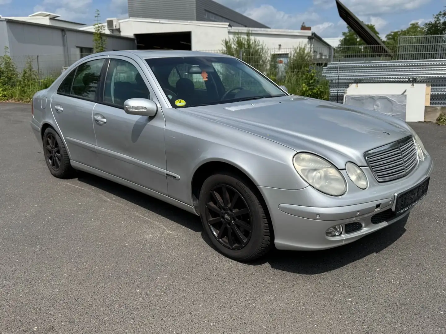Mercedes-Benz E 270 CDI Automatik Schiebedach/PDC/AHK Silber - 1