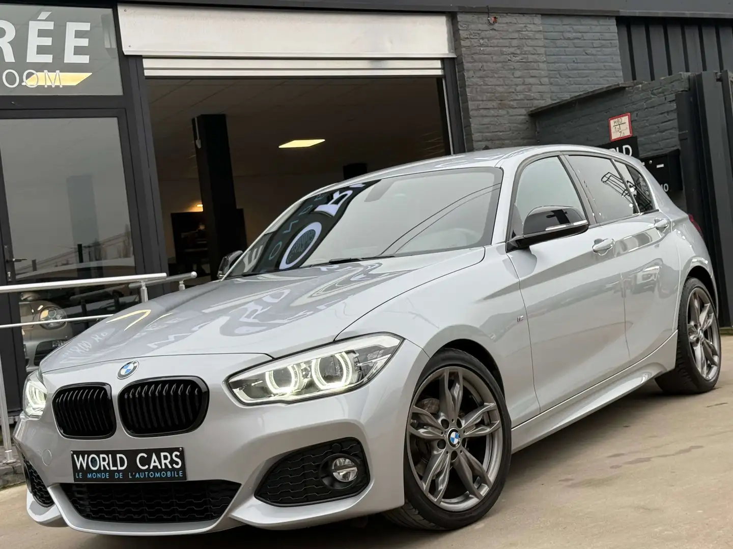 BMW 118 iA PACK M /AUTO /NAVI /XENON/APPLE CARPLAY/FULL.OP Gris - 1