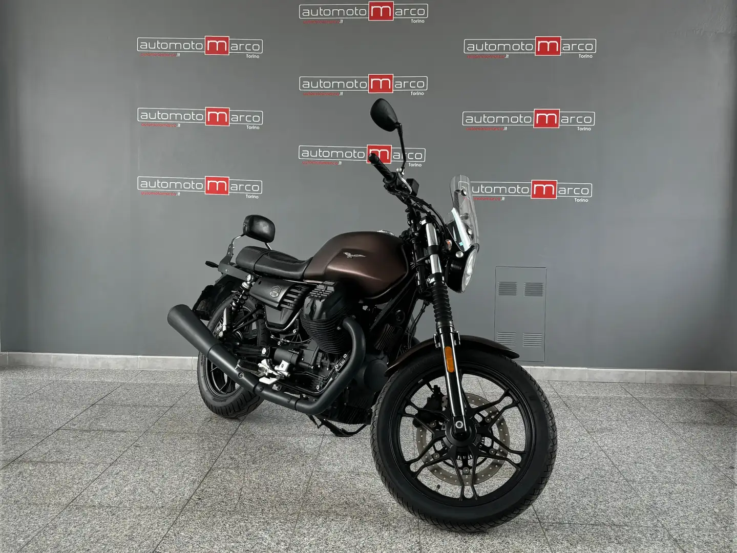 Moto Guzzi V 7 STONE Bronz - 1