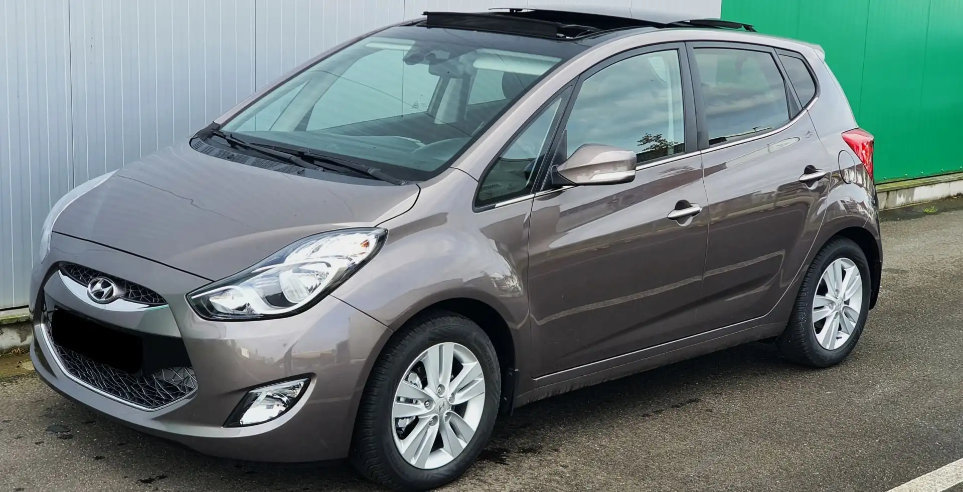 Hyundai iX20 Automatik  Leder Navi Panoramadach Kamera Braun - 1