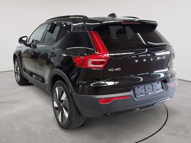 Volvo XC40 view 5