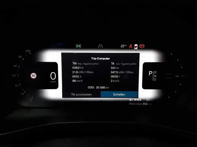 Volvo XC40 view 11
