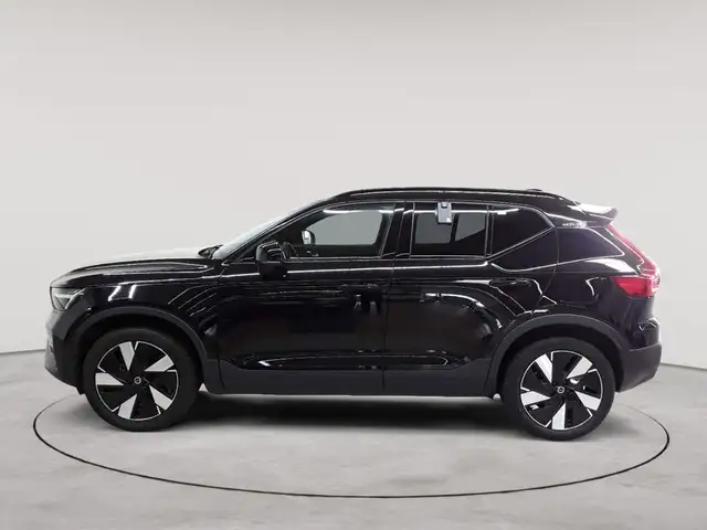 Volvo XC40 view 6