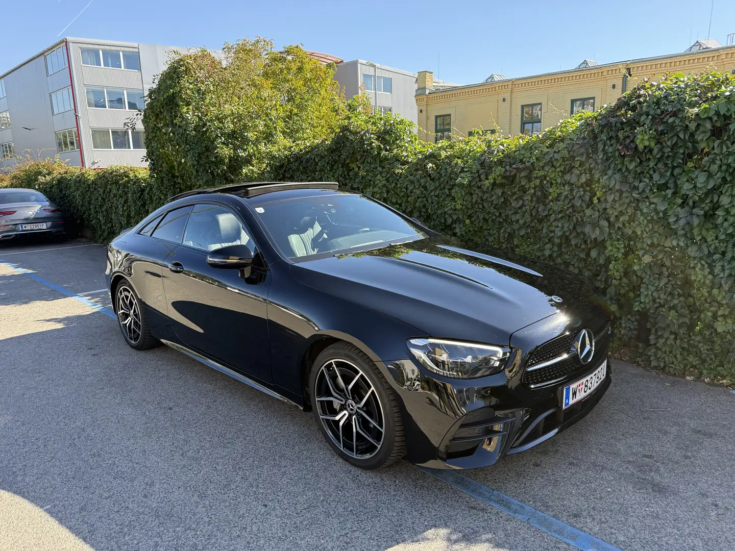 Mercedes-Benz E 220 E220d.Coupe AMG-Paket Aut.pano.burm.Garantie Schwarz - 1
