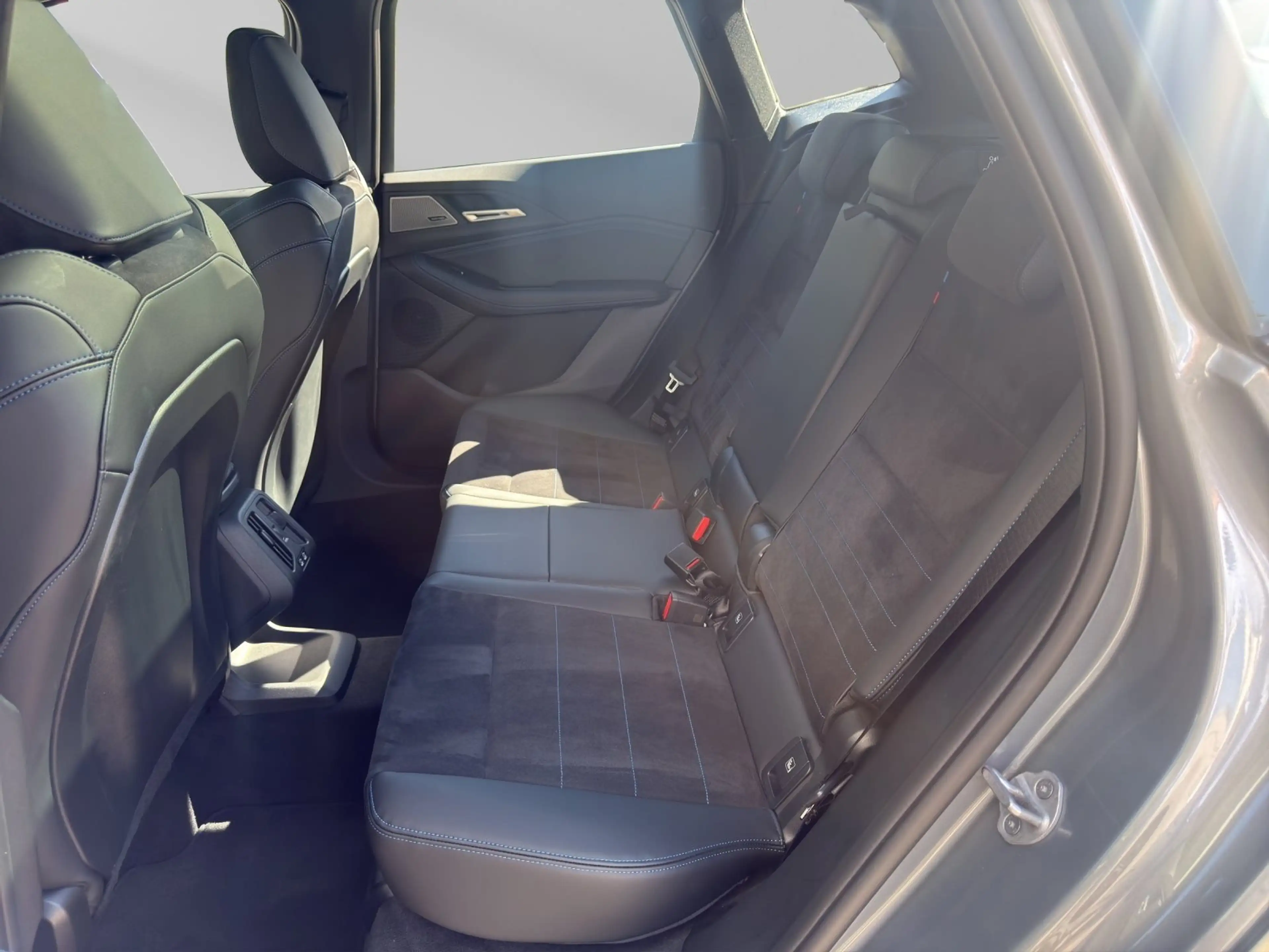 BMW 223 i xDrive Active Tourer M Sport AHK 0,99% Finanzier — photo 12