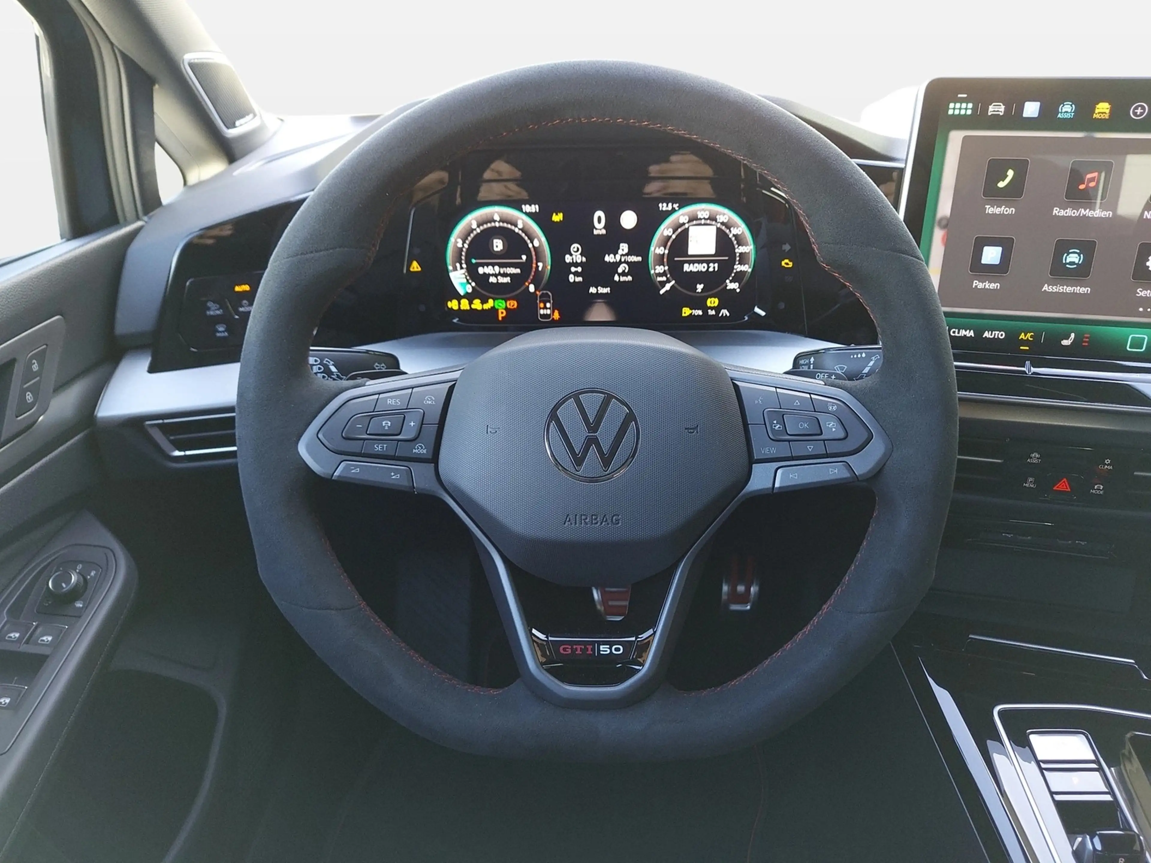 Volkswagen Golf GTI Edition 50 2.0 TSI DSG IQ.Light LrHz — photo 15