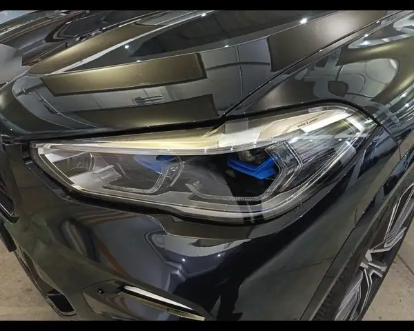 BMW X5 view 11