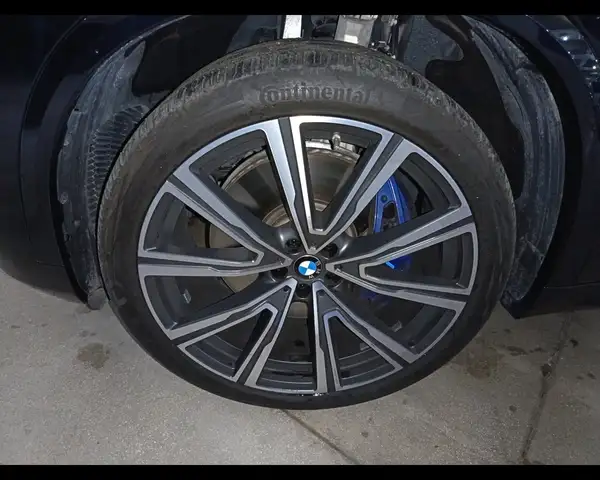 BMW X5 view 10