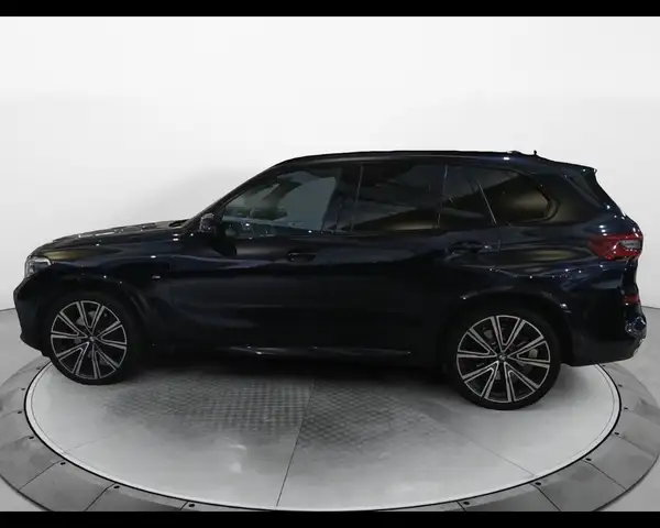 BMW X5 view 9