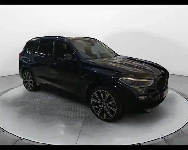 BMW X5 view 4