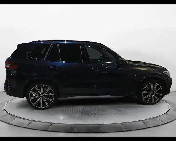 BMW X5 view 5