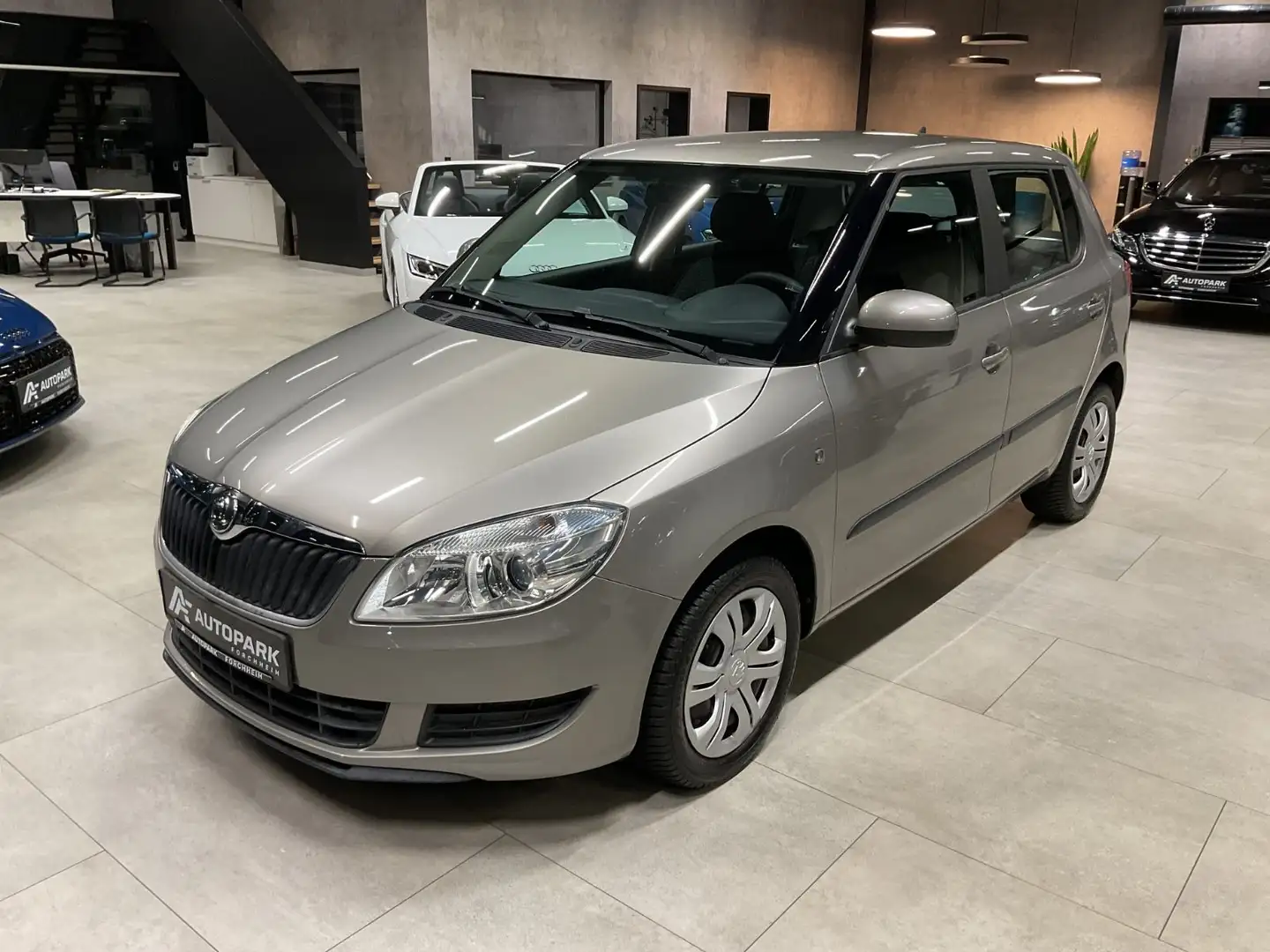Skoda Fabia 1.2 TSI DSG Ambition 1. Hand Nur 11.000Km Beige - 1