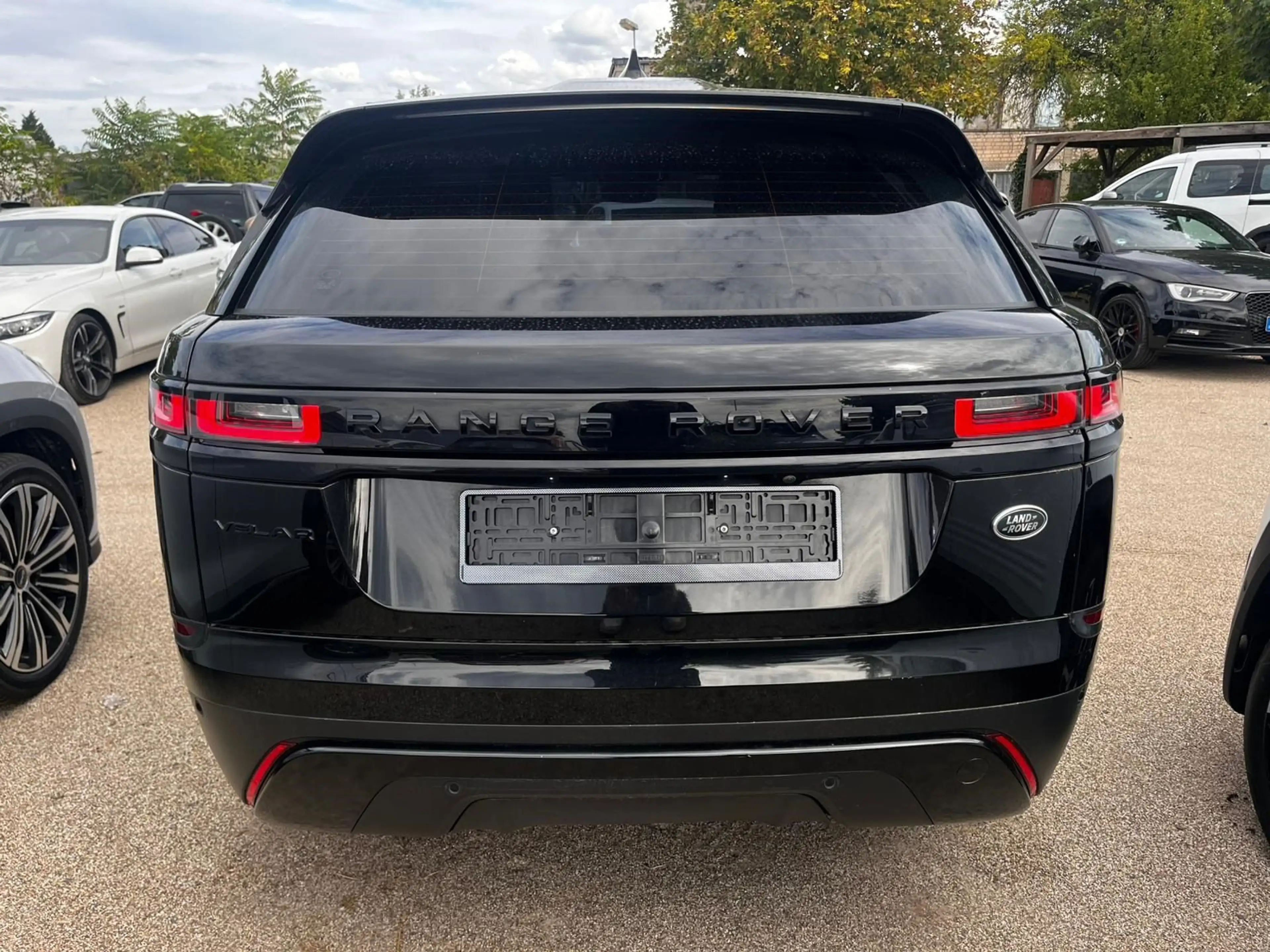 Land Rover Range Rover Velar D200 S Black LED Pano — photo 2