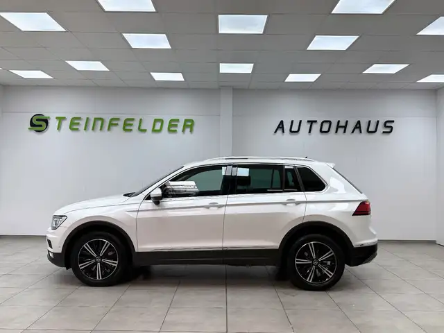 Volkswagen Tiguan view 4