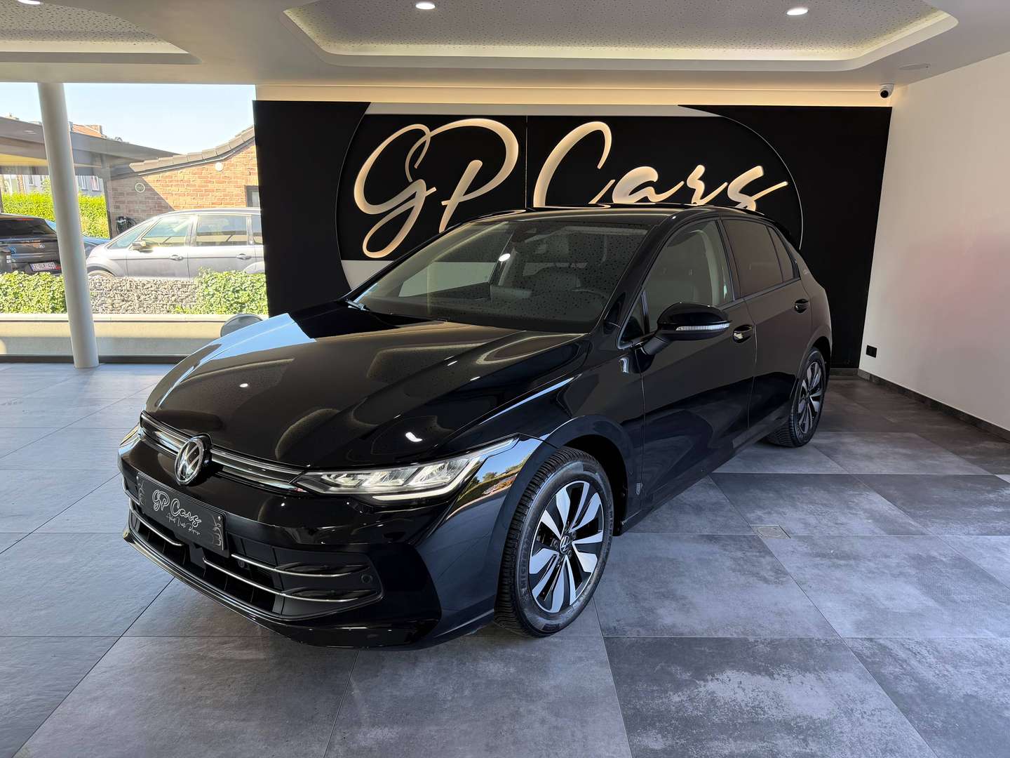Volkswagen Golf nuo 390 €/ mėn Benzinas 2024m. Sedanas Mechaninė