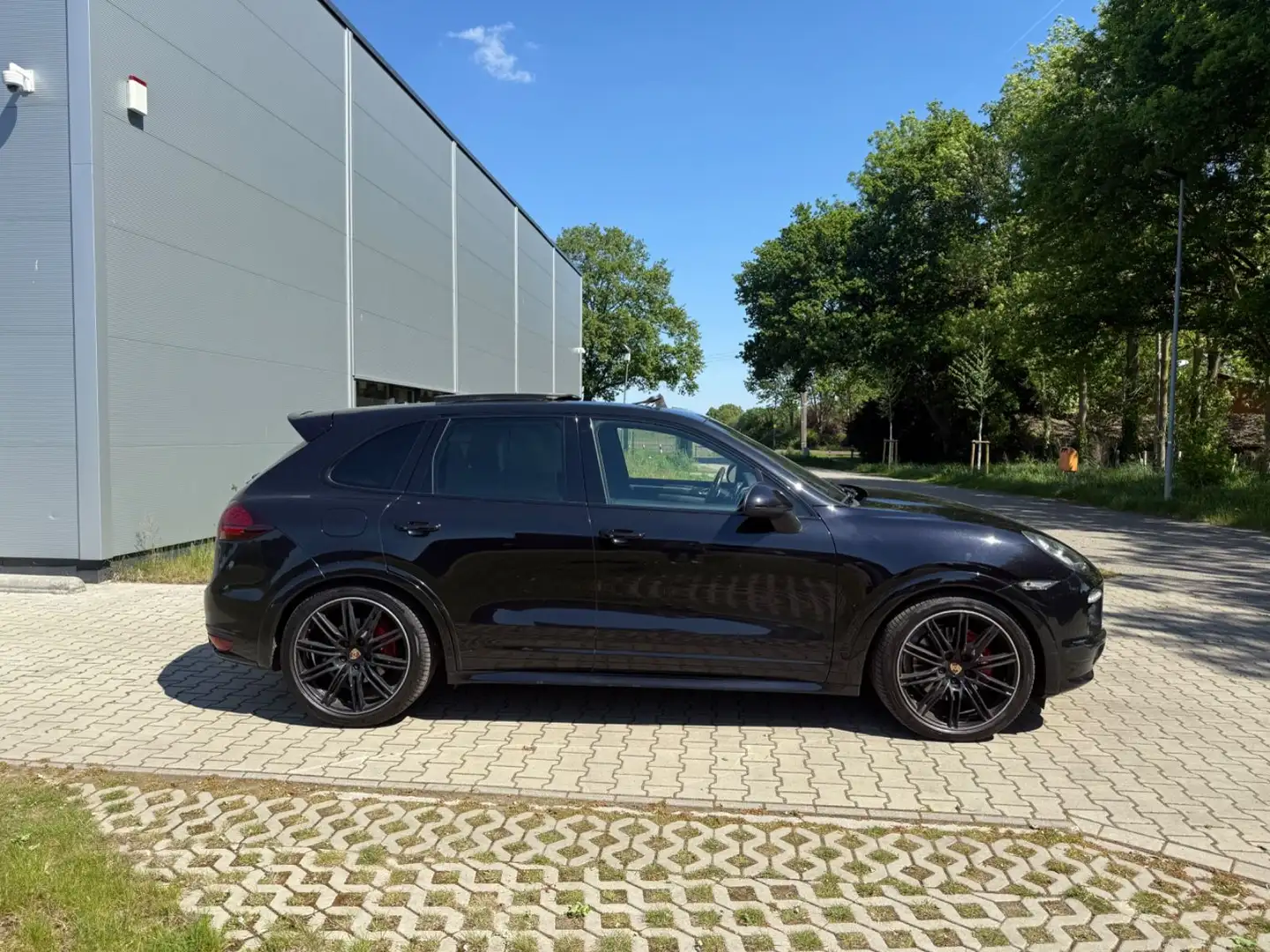 Porsche Cayenne GTS*Pano*LHZ*4xSHZ*LED*Burmester** Černá - 2