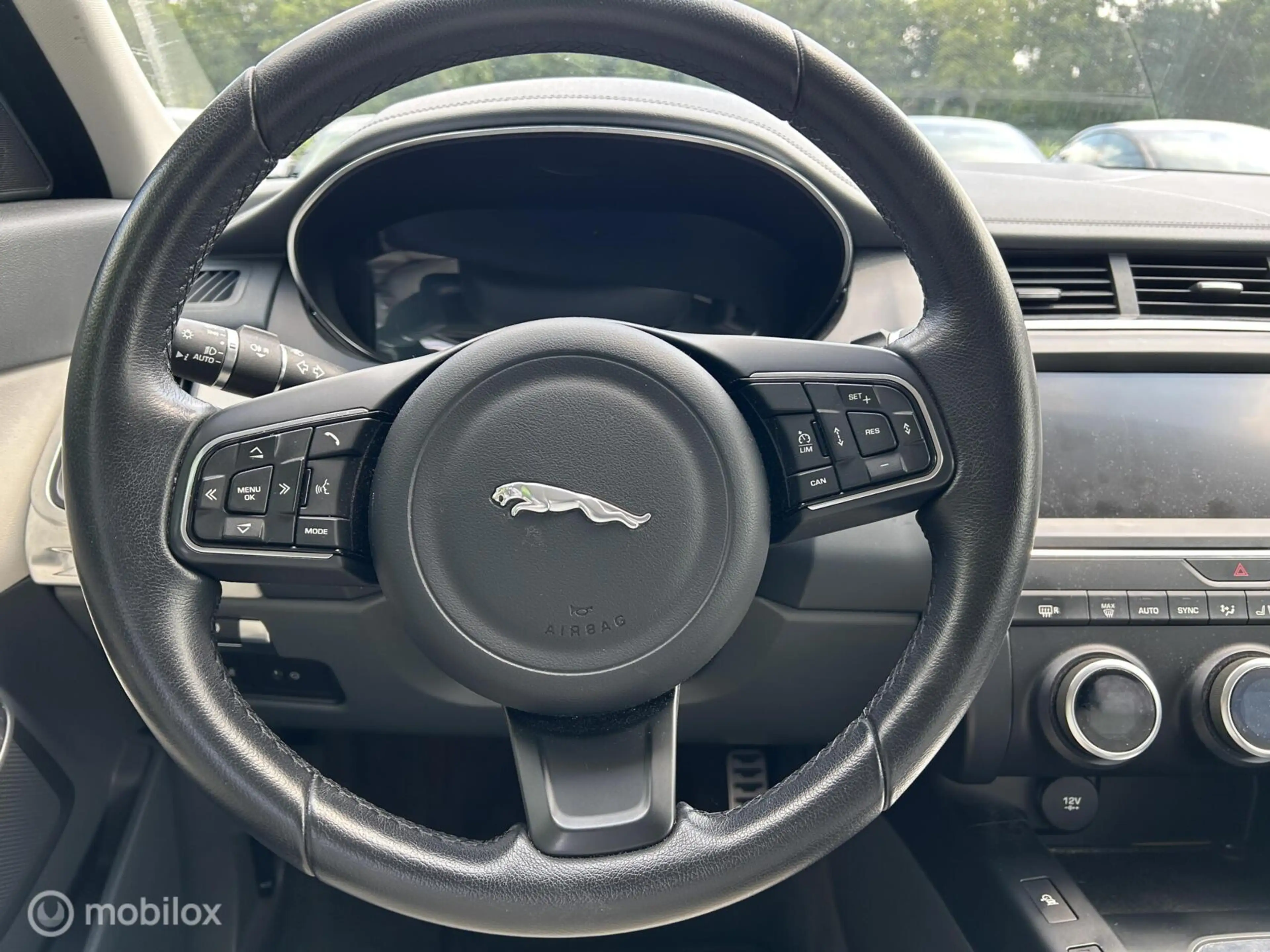 Jaguar E-Pace 2.0 P250 AWD S/Leer/Head-Up/20"/LED — photo 17