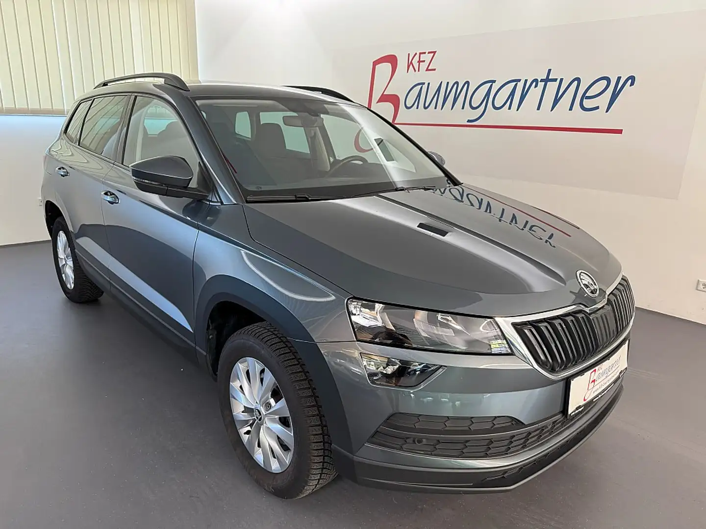 Skoda Karoq 2,0TDI DSG *NAVI*Sitzheizung*Getönte Scheiben*T... Gris - 1