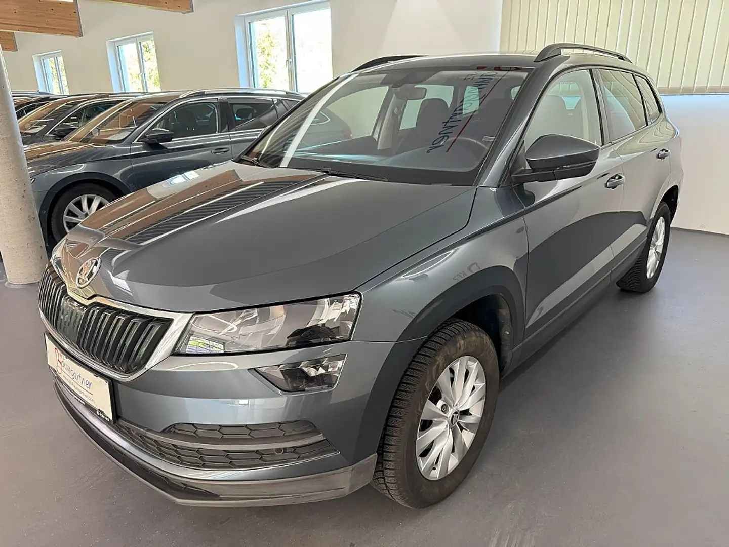 Skoda Karoq 2,0TDI DSG *NAVI*Sitzheizung*Getönte Scheiben*T... Gris - 2
