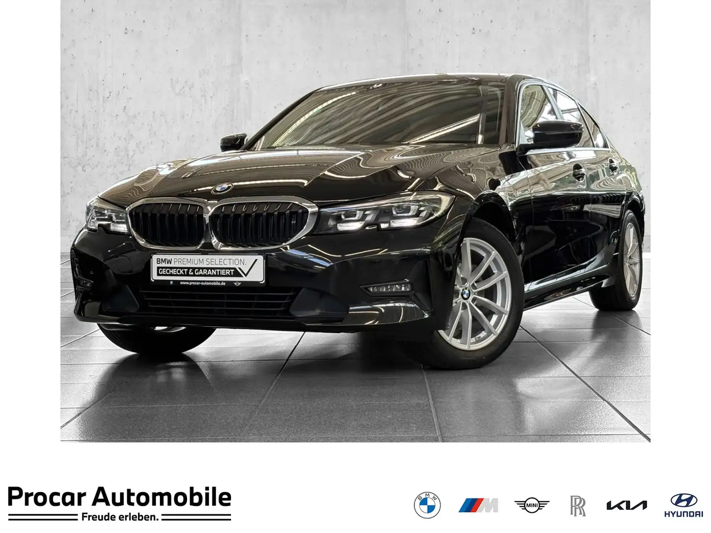 BMW 320 i xDrive Advantage LED PDC HiFi Shz DAB CarPlay Zwart - 1