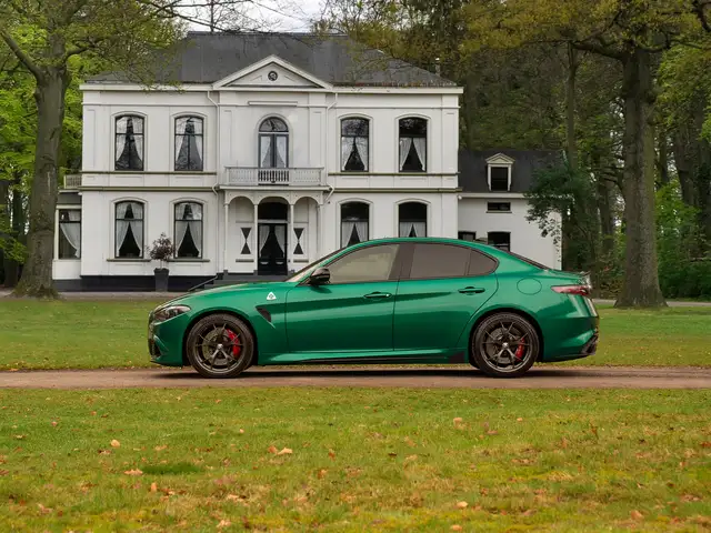 Alfa Romeo Giulia 2.9 V6 Quadrifoglio MY25 | Akrapovic | Carbon stoe