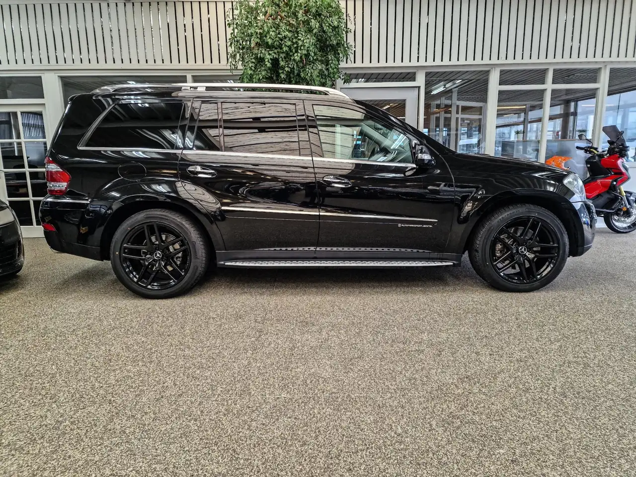 Mercedes-Benz GL 420 CDI 4MATIC | 306 ch | BVA | 2 places utilitaire | Cuir chauffant | Toit ouvrant | Attelage 3 500 kg