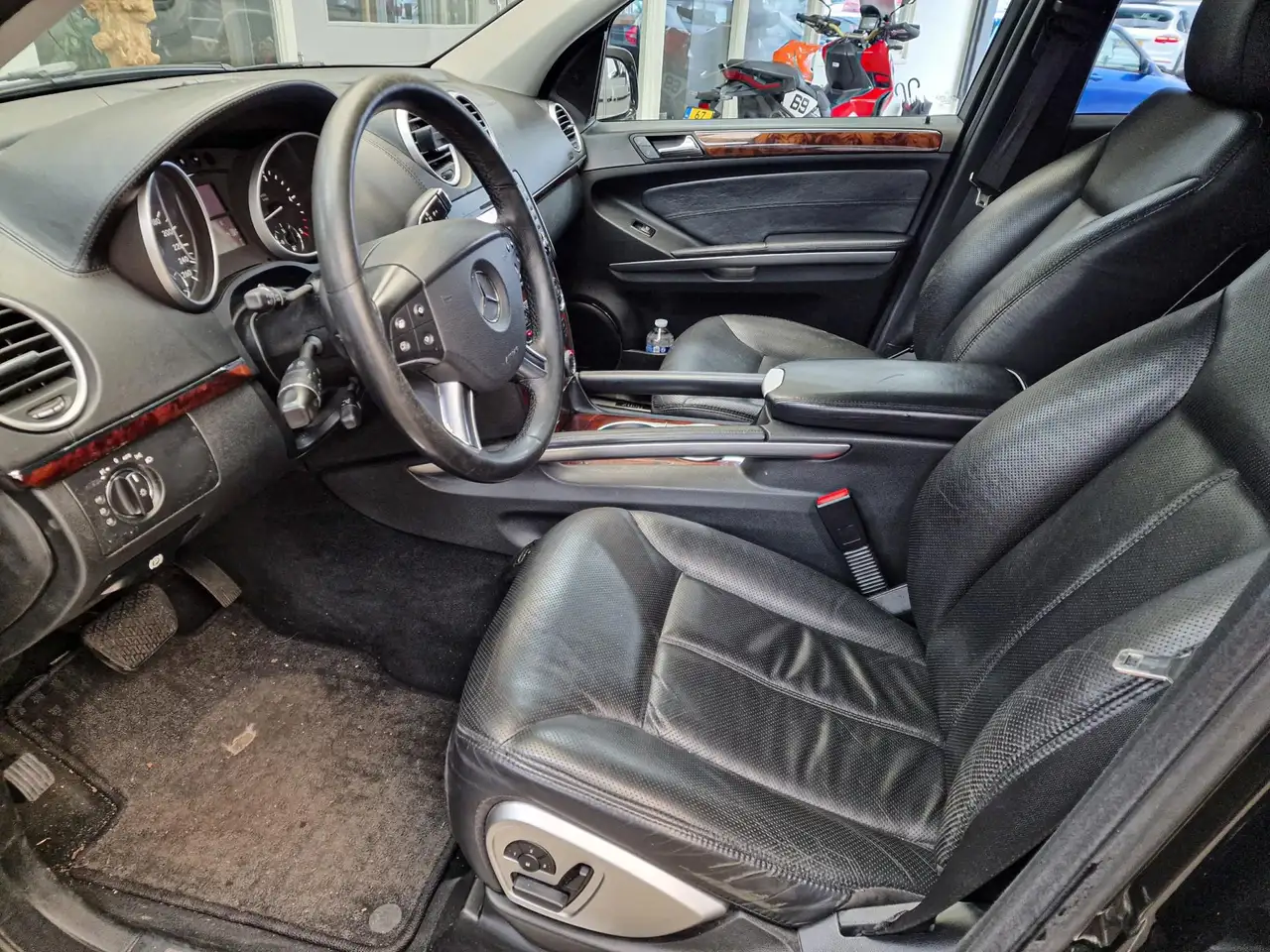 Mercedes-Benz GL 420 CDI 4MATIC | 306 ch | BVA | 2 places utilitaire | Cuir chauffant | Toit ouvrant | Attelage 3 500 kg