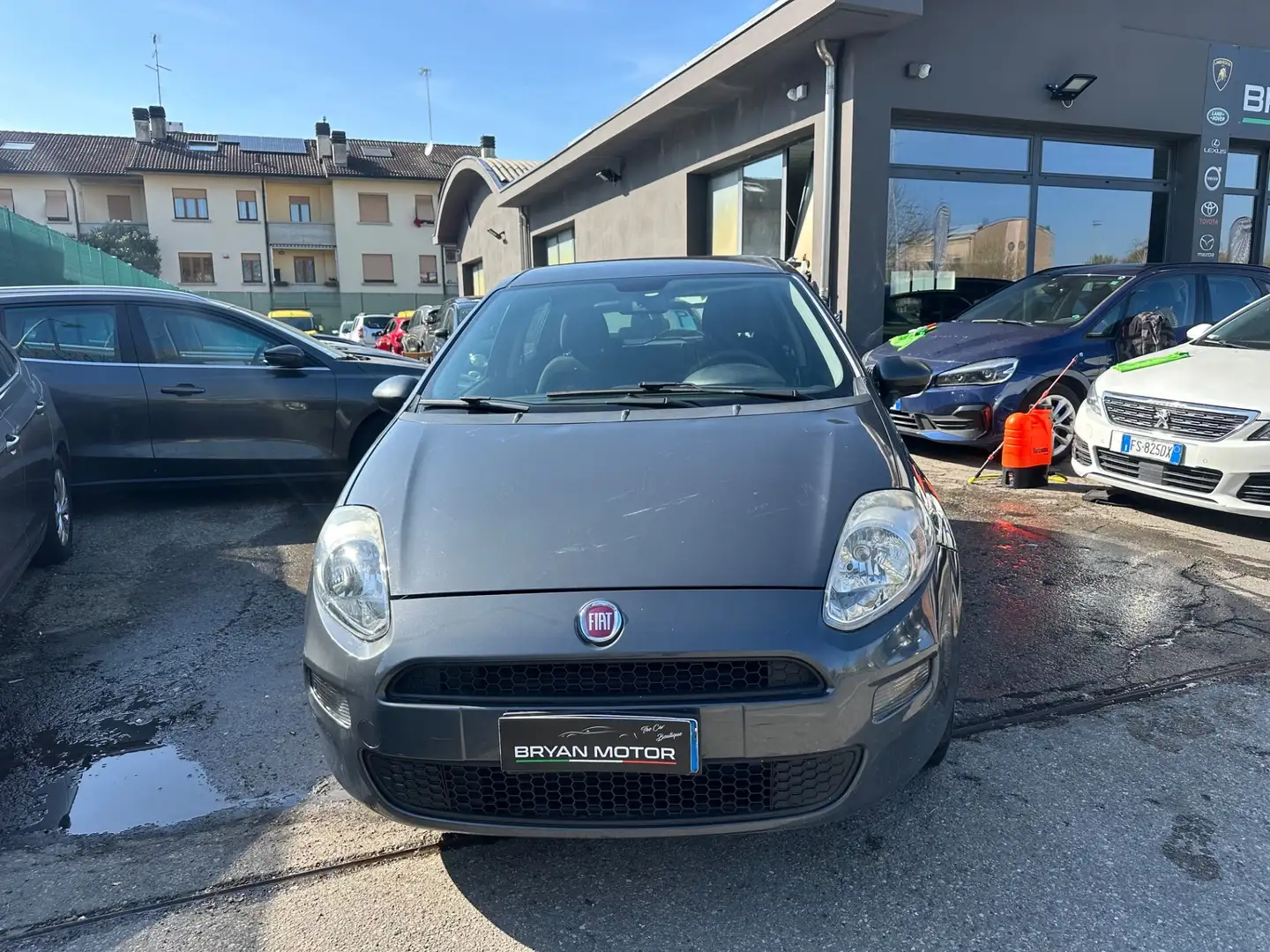 Fiat Punto 1.4 8V 5 porte Natural Power Street Grigio - 2